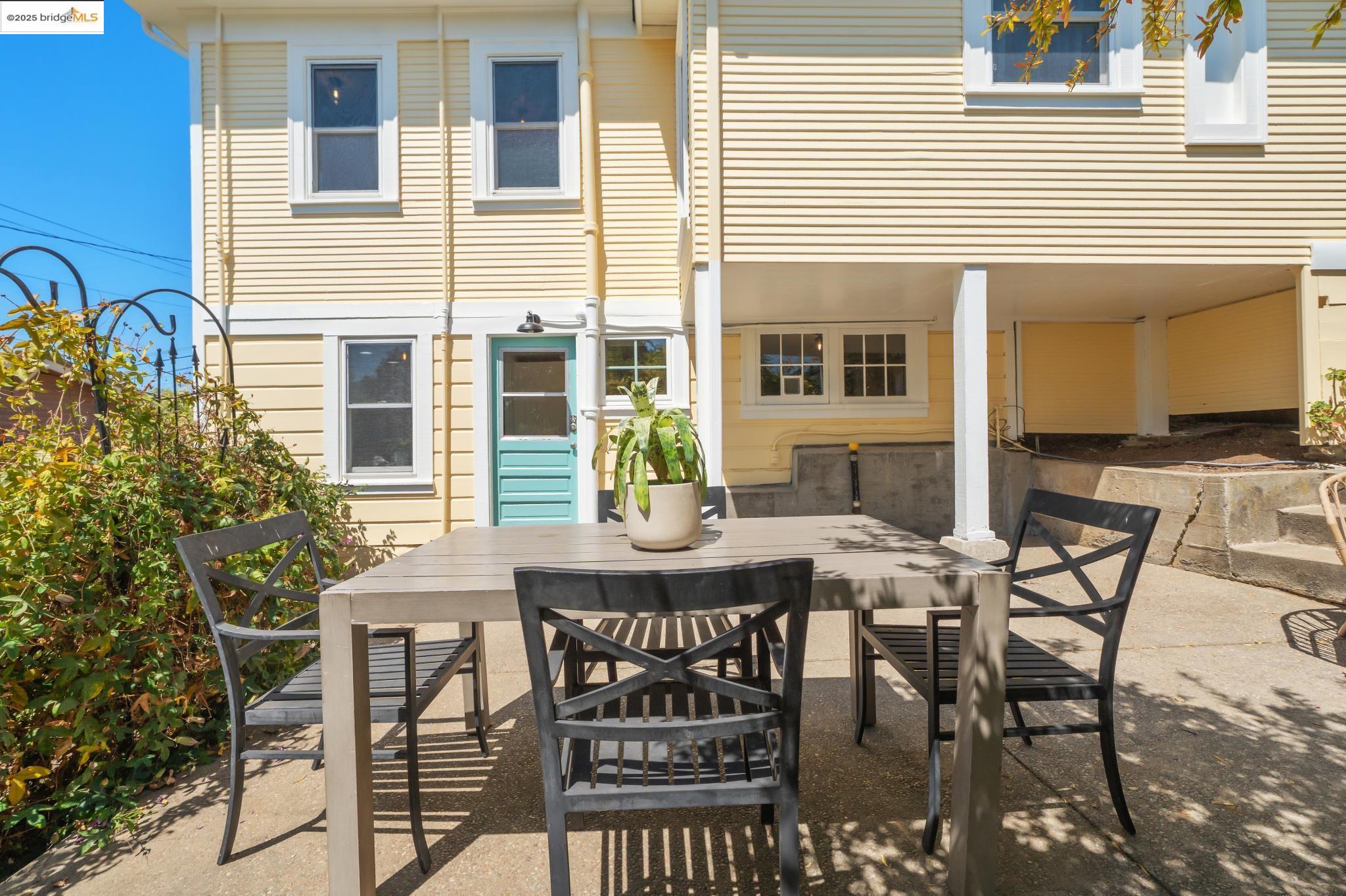 Detail Gallery Image 49 of 60 For 4020 Maybelle Ave, Oakland,  CA 94619 - 3 Beds | 2 Baths