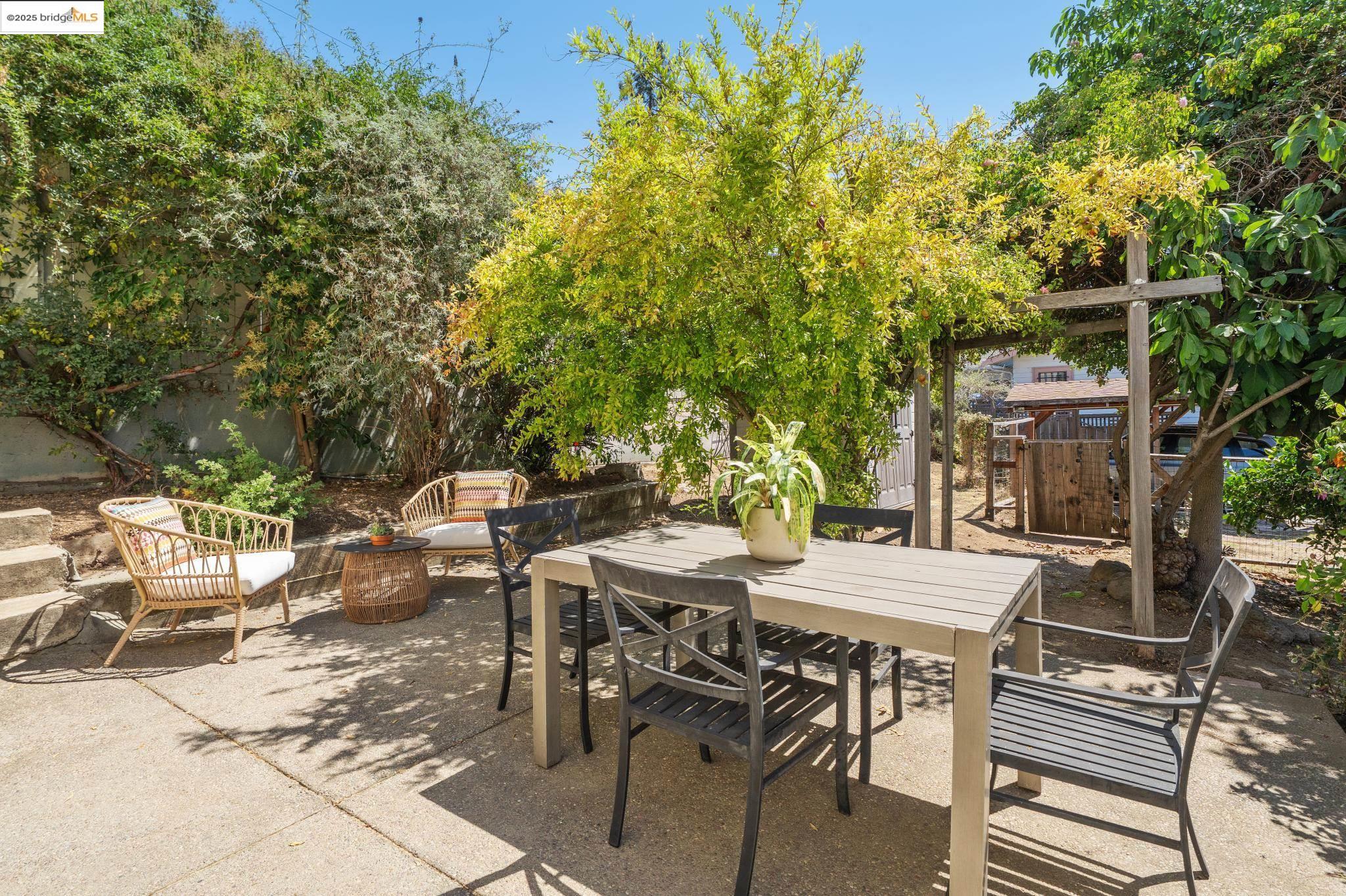 Detail Gallery Image 51 of 60 For 4020 Maybelle Ave, Oakland,  CA 94619 - 3 Beds | 2 Baths
