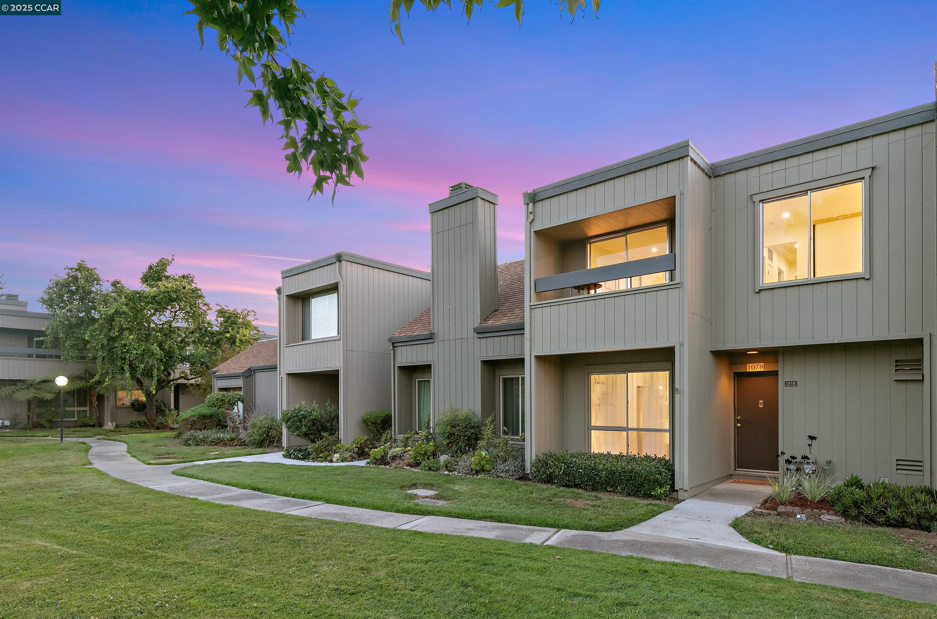 Front Image Thumbnail for CC41110508