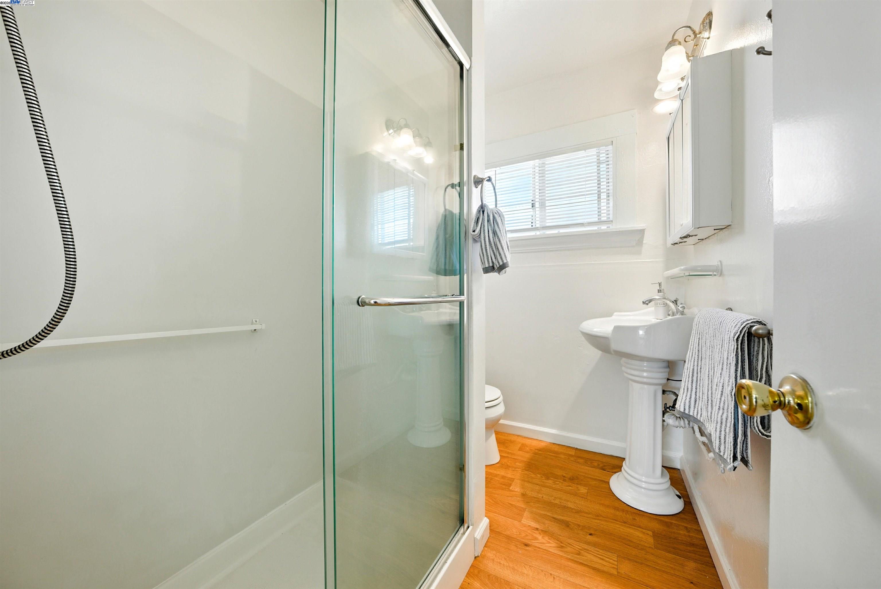 Detail Gallery Image 6 of 58 For 2539-2541 Grande Vista Ave, Oakland,  CA 94601 - – Beds | – Baths