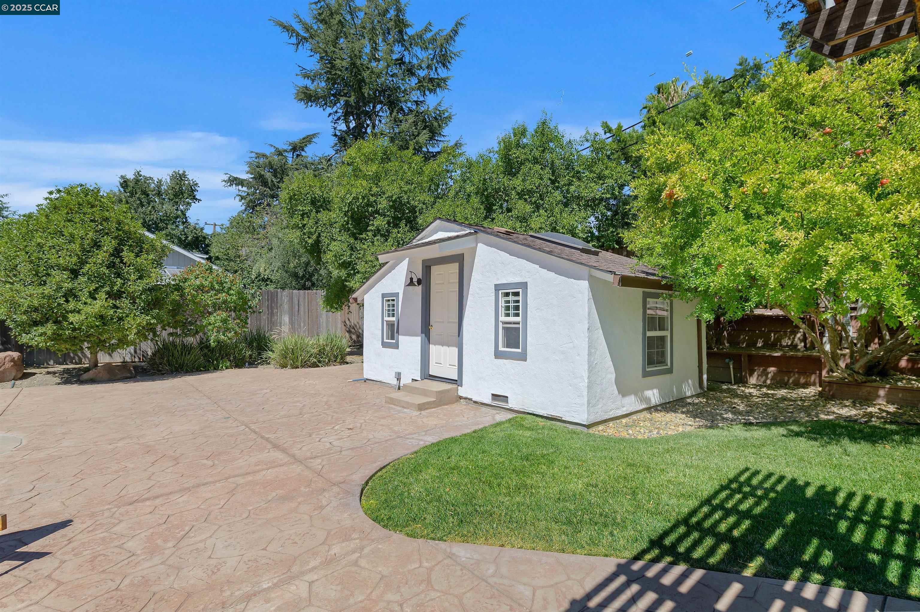 Detail Gallery Image 38 of 41 For 2172 La Salle Dr, Walnut Creek,  CA 94598 - 4 Beds | 2/1 Baths