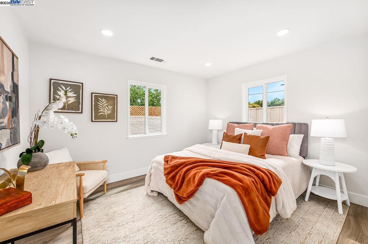Detail Gallery Image 6 of 14 For 1205 Marguerite St, Livermore,  CA 94550 - 2 Beds | 1 Baths