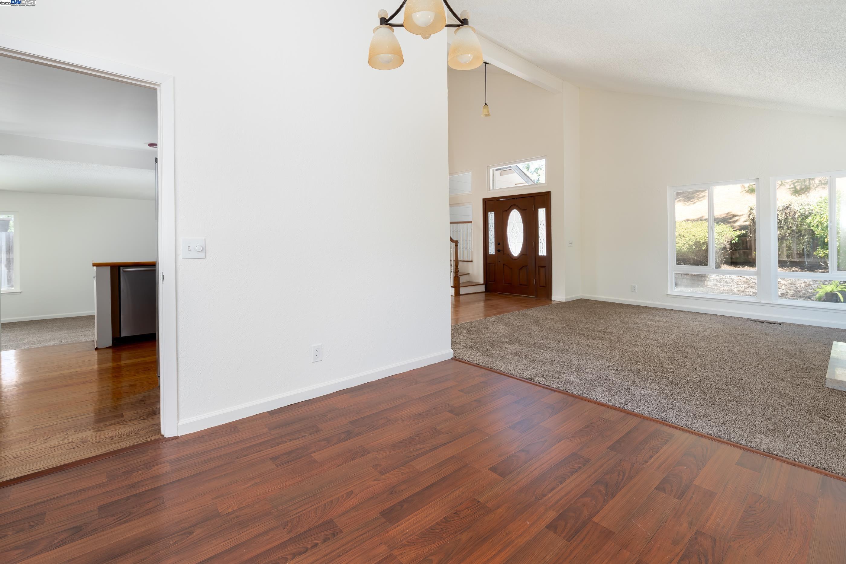 Detail Gallery Image 13 of 42 For 5644 Alhambra Hills Ct, Martinez,  CA 94553 - 4 Beds | 3 Baths