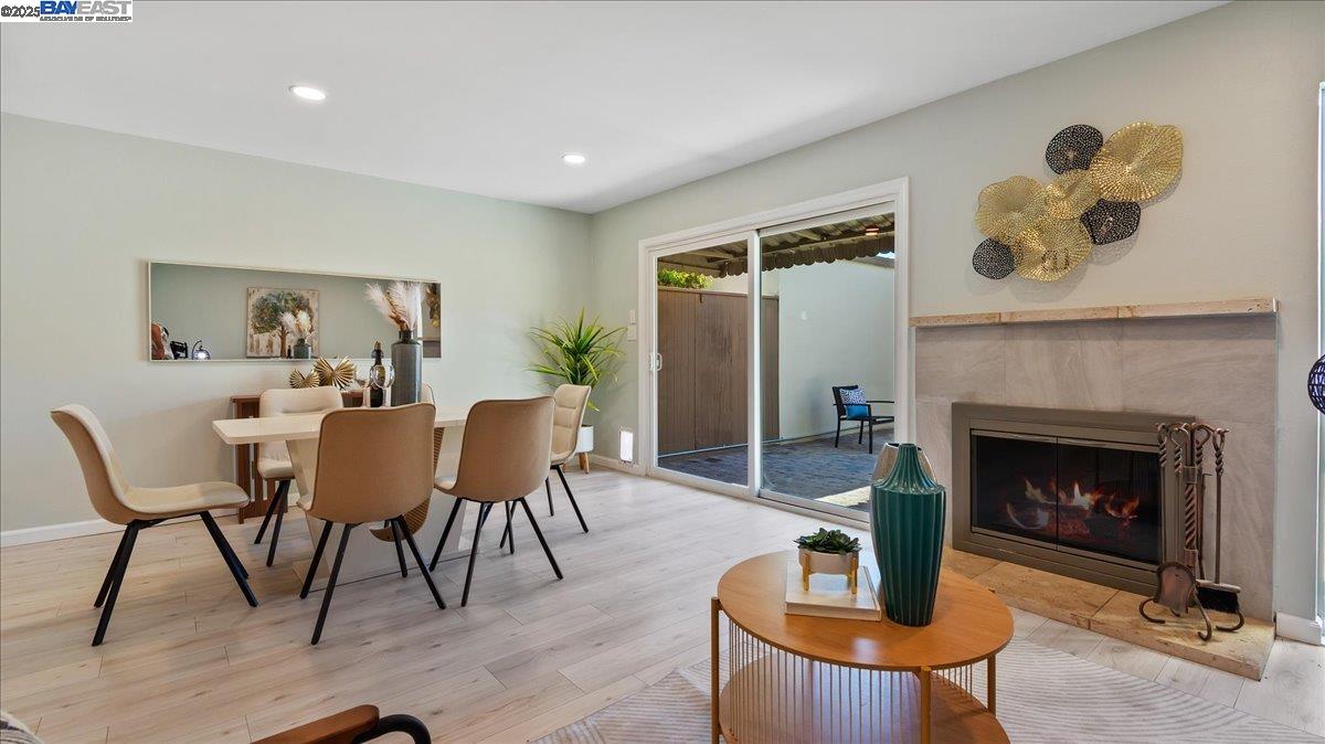 Detail Gallery Image 10 of 37 For 3027 Alta Vista, Alameda,  CA 94502 - 2 Beds | 2 Baths