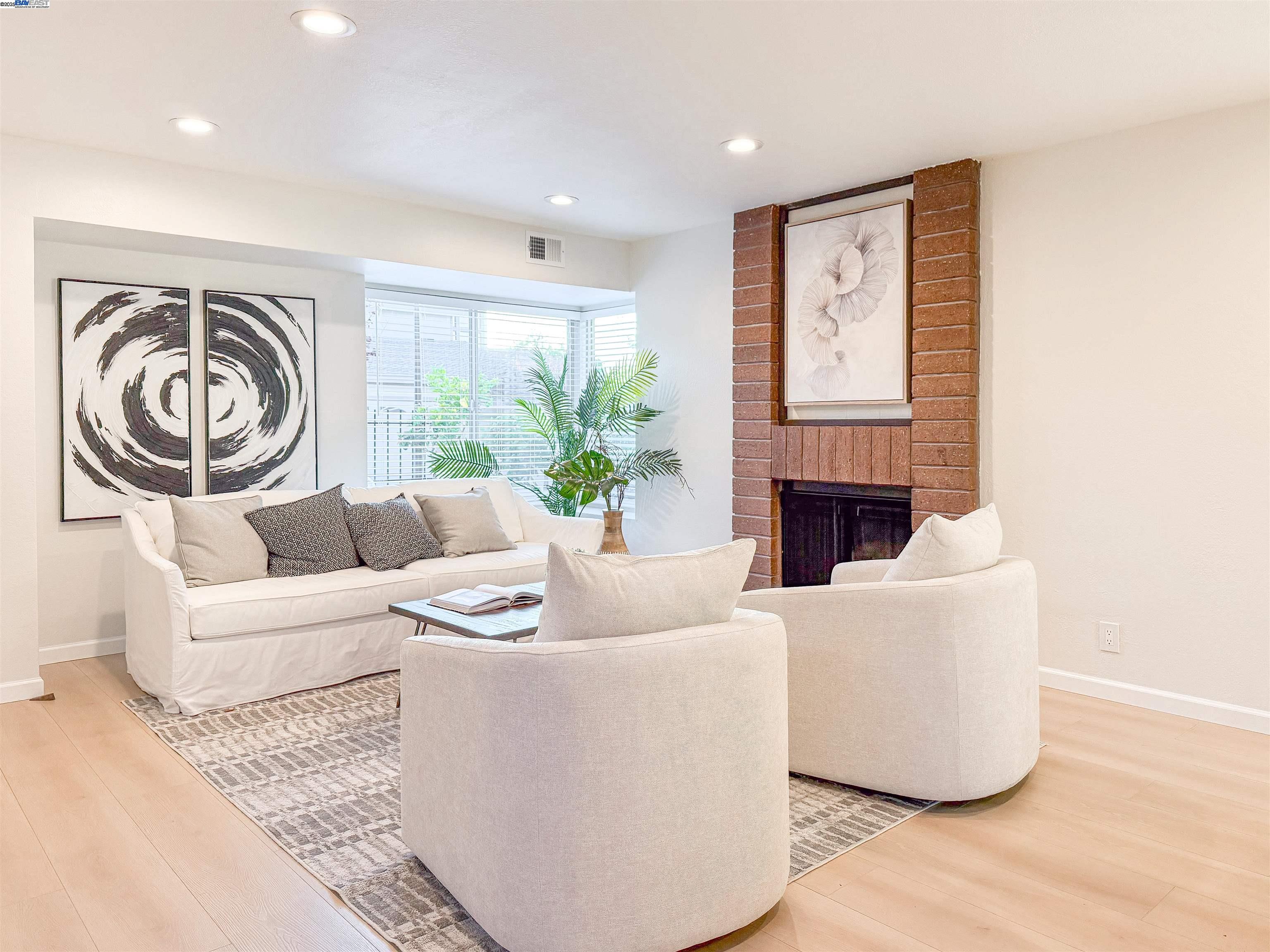 Detail Gallery Image 3 of 30 For 773 Coronado, Foster City,  CA 94404 - 4 Beds | 3 Baths