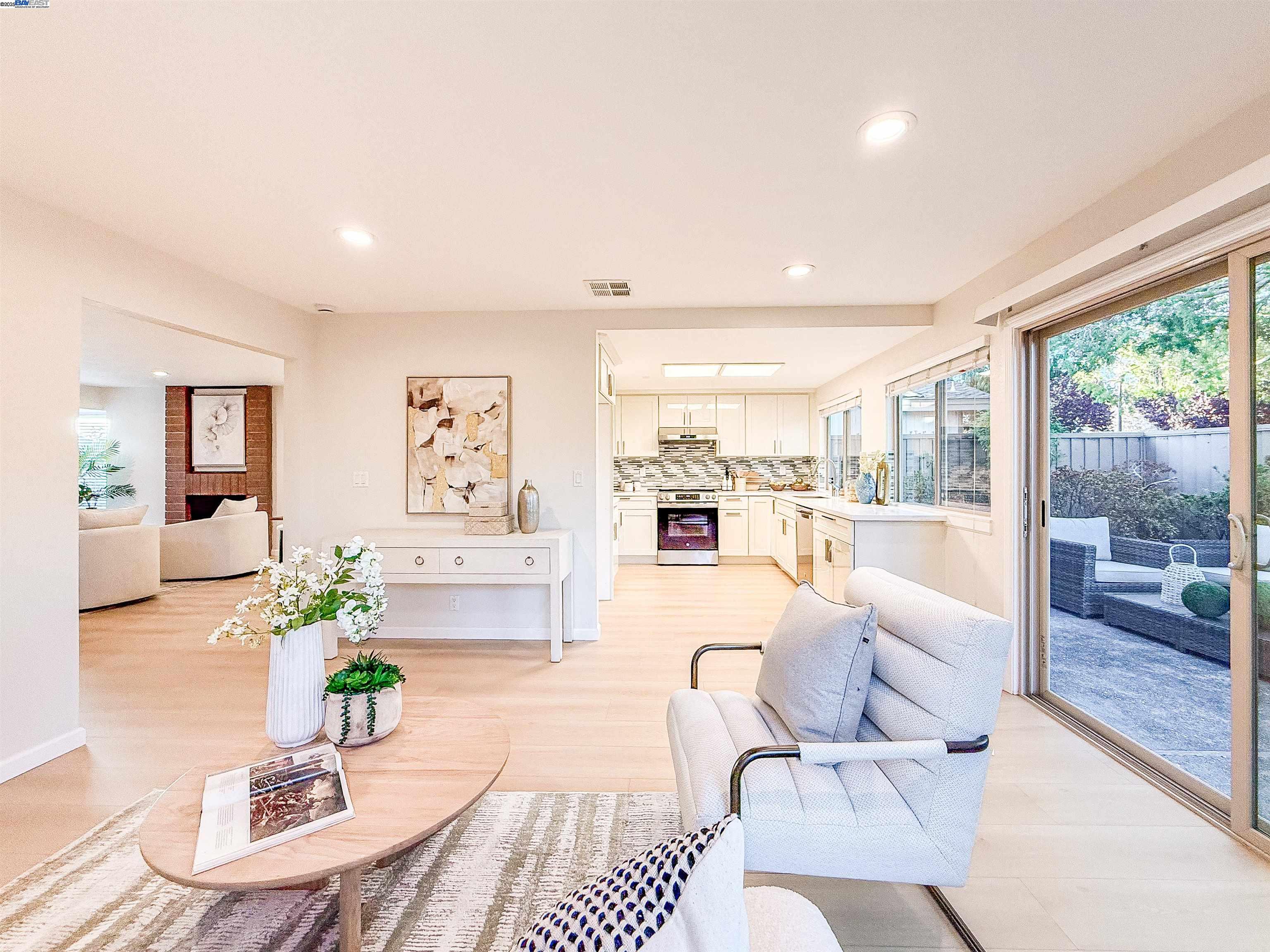 Detail Gallery Image 6 of 30 For 773 Coronado, Foster City,  CA 94404 - 4 Beds | 3 Baths
