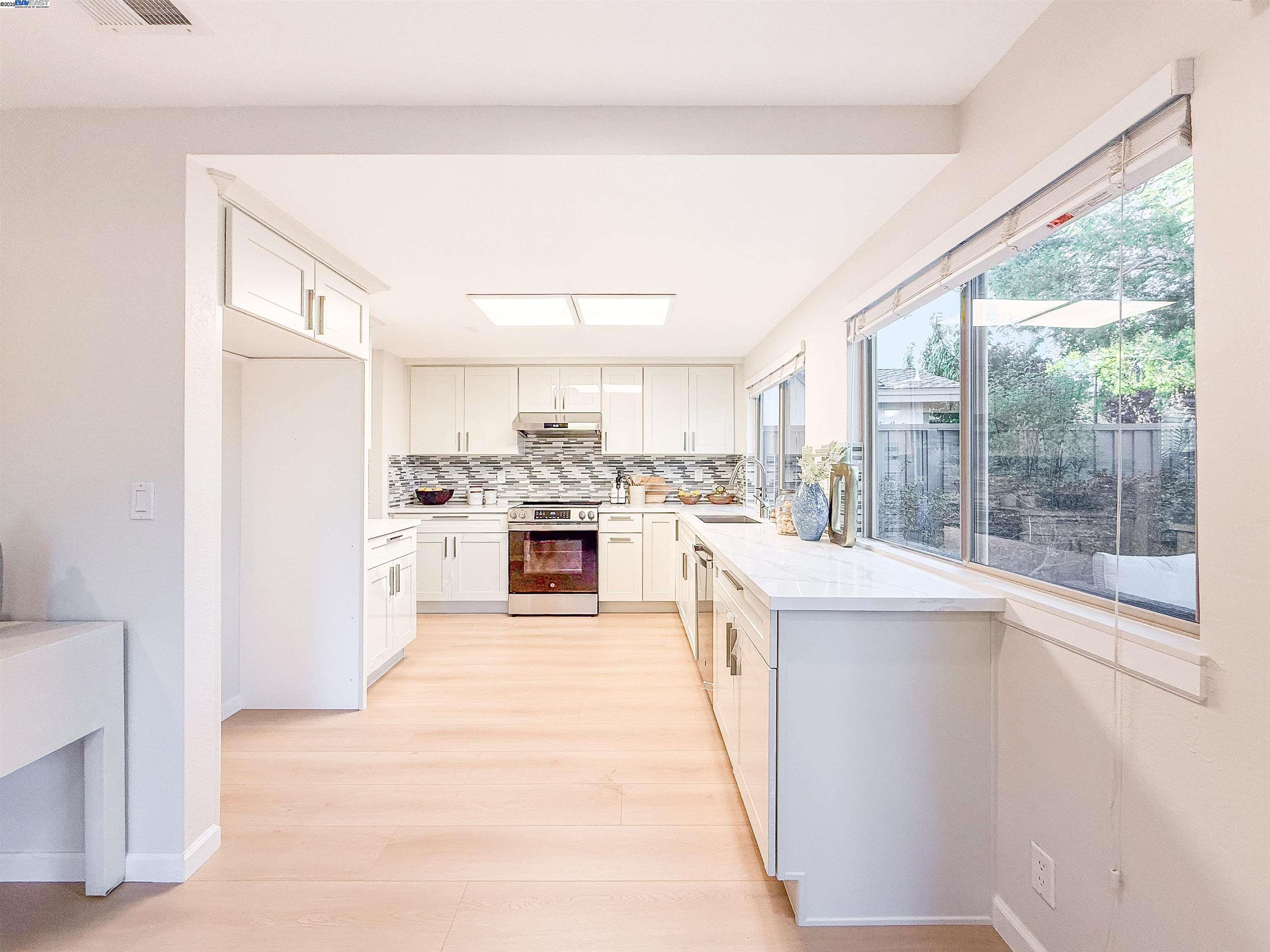 Detail Gallery Image 8 of 30 For 773 Coronado, Foster City,  CA 94404 - 4 Beds | 3 Baths