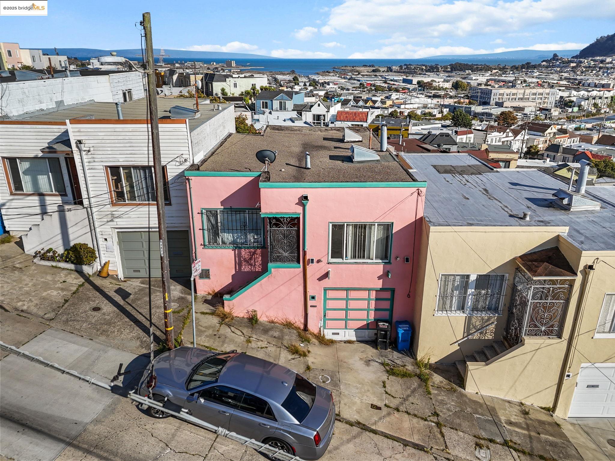 Detail Gallery Image 2 of 47 For 41 Apollo St, San Francisco,  CA 94124 - 3 Beds | 2 Baths