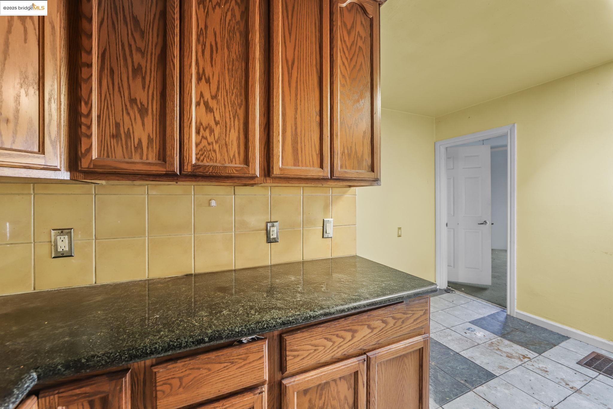 Detail Gallery Image 16 of 47 For 41 Apollo St, San Francisco,  CA 94124 - 3 Beds | 2 Baths