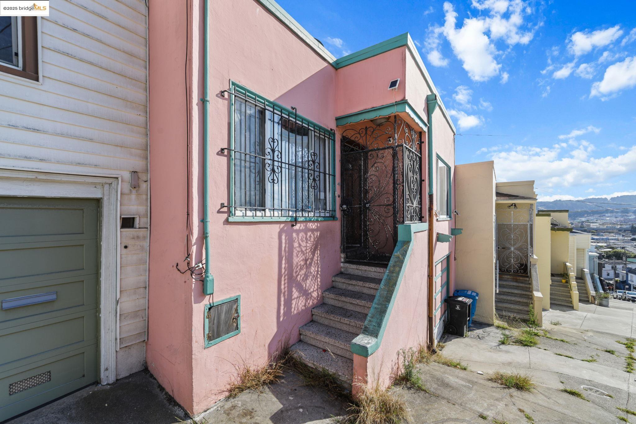 Detail Gallery Image 3 of 47 For 41 Apollo St, San Francisco,  CA 94124 - 3 Beds | 2 Baths