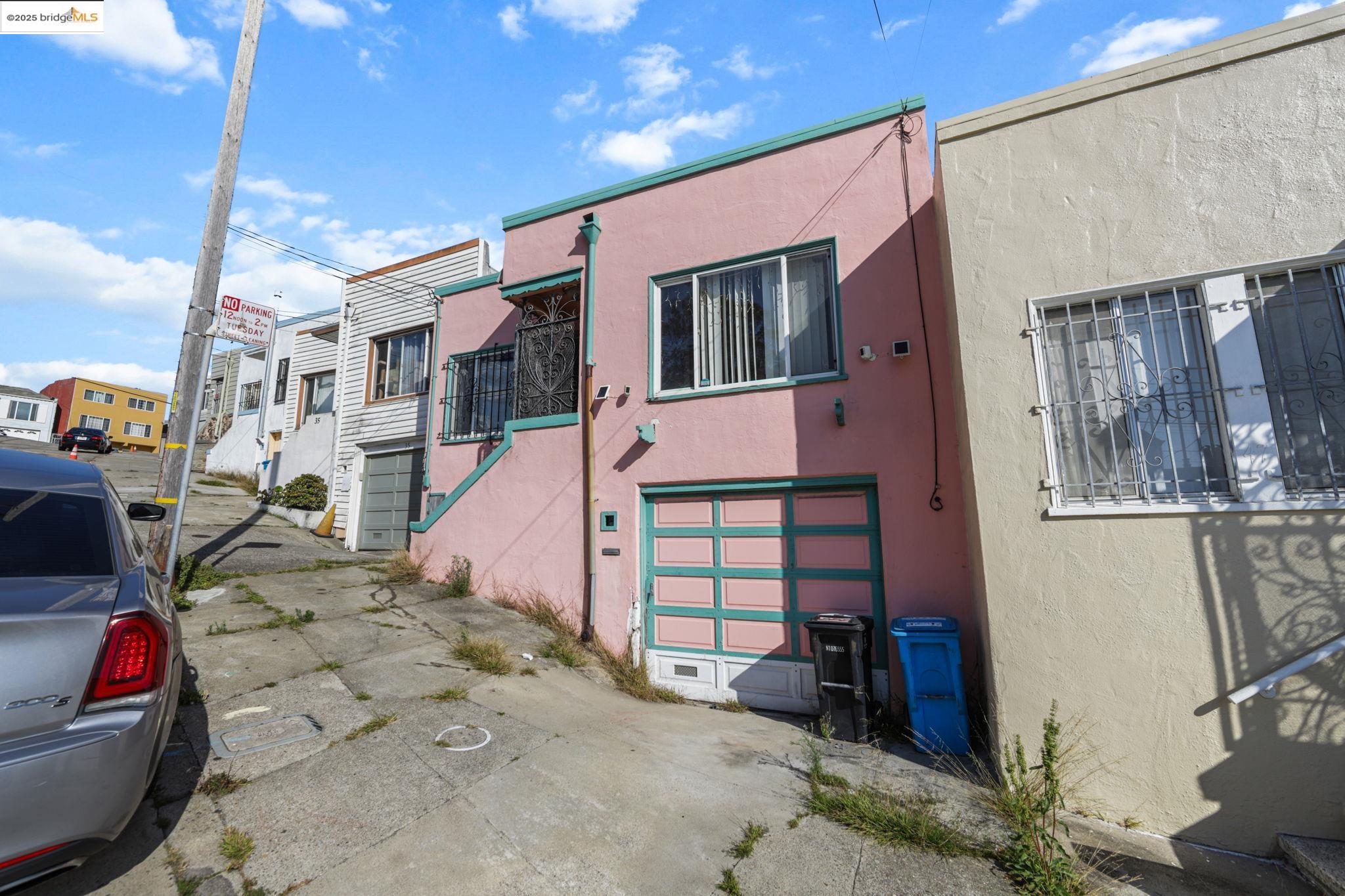 Detail Gallery Image 4 of 47 For 41 Apollo St, San Francisco,  CA 94124 - 3 Beds | 2 Baths