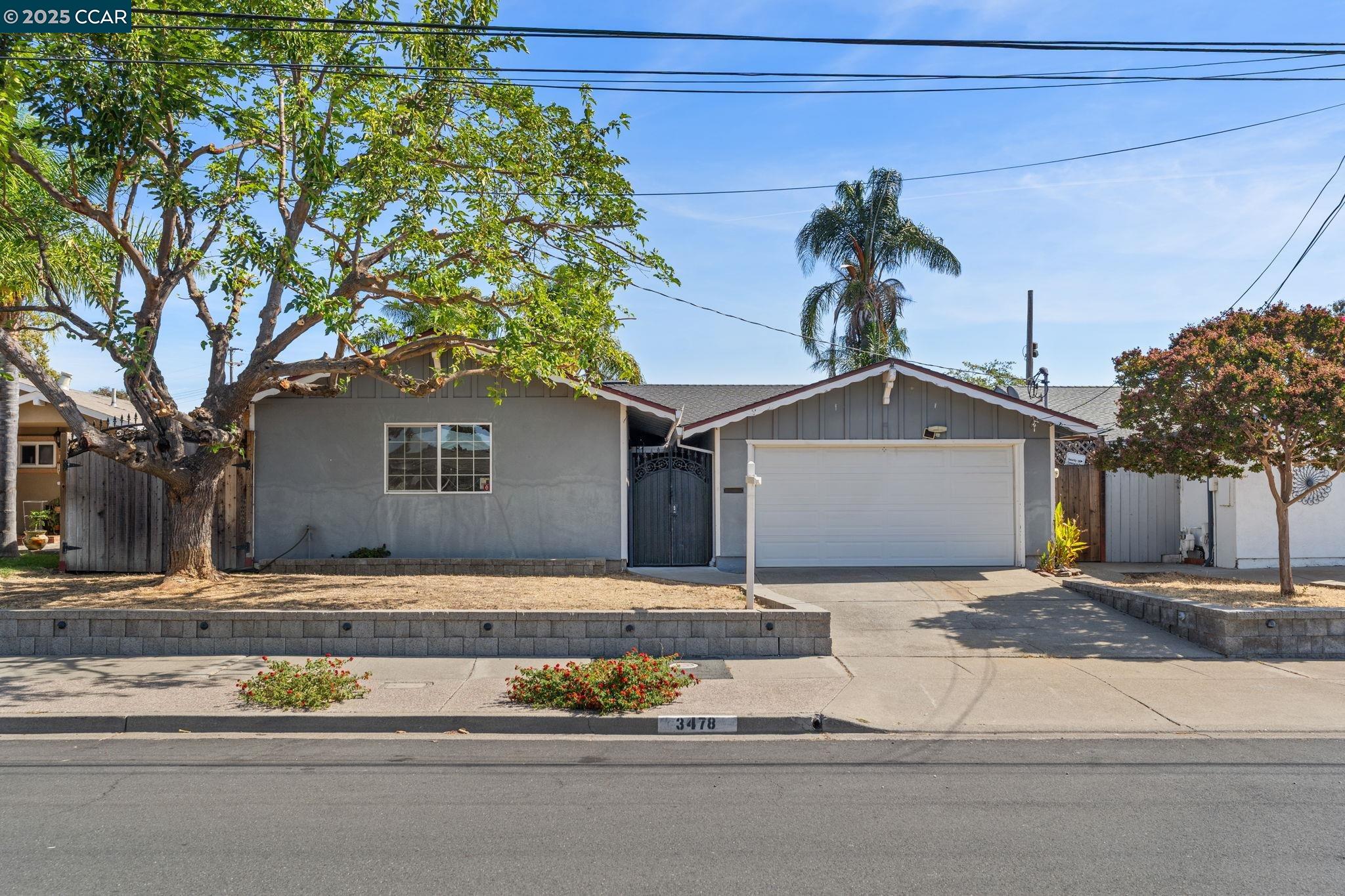 Front Image Thumbnail for CC41110526