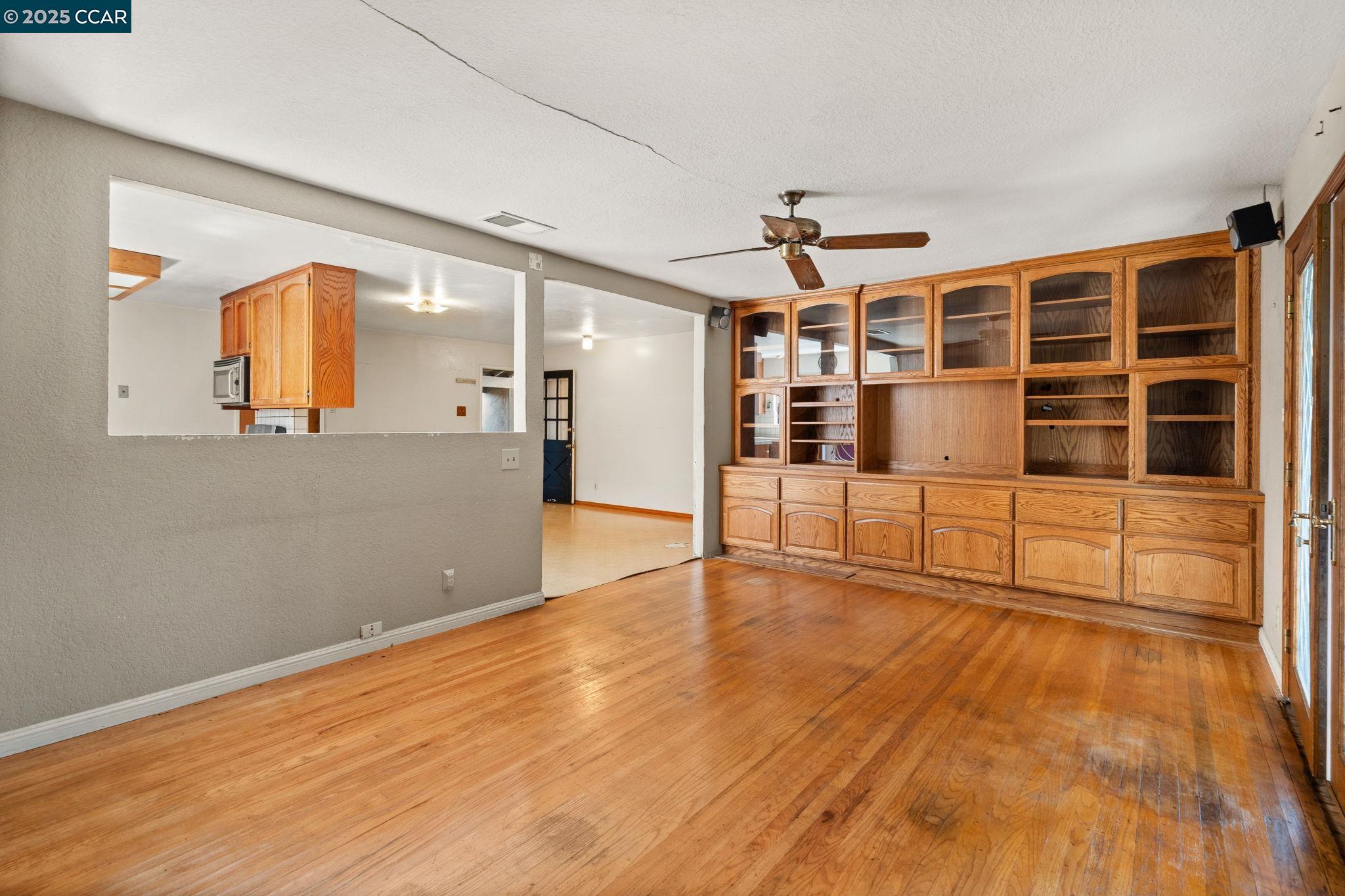 Detail Gallery Image 12 of 35 For 3478 Esperanza Drive, Concord,  CA 94519 - 4 Beds | 3 Baths