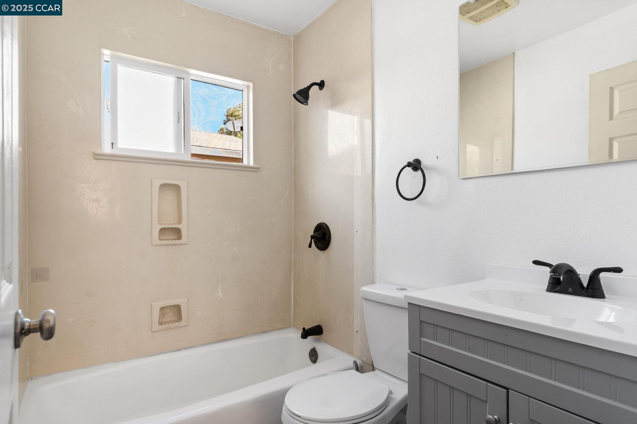 Detail Gallery Image 20 of 35 For 3478 Esperanza Drive, Concord,  CA 94519 - 4 Beds | 3 Baths