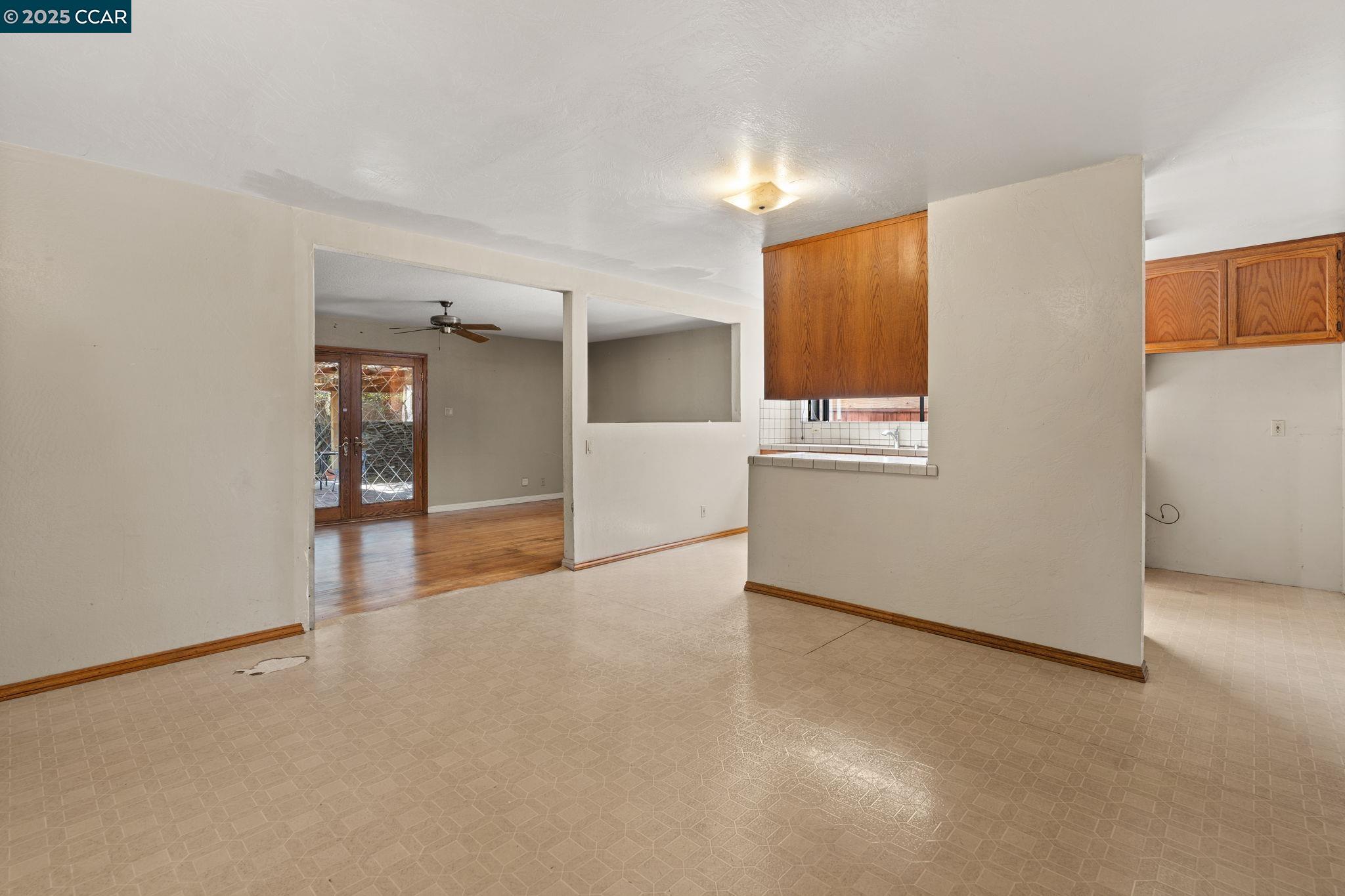 Detail Gallery Image 4 of 35 For 3478 Esperanza Drive, Concord,  CA 94519 - 4 Beds | 3 Baths