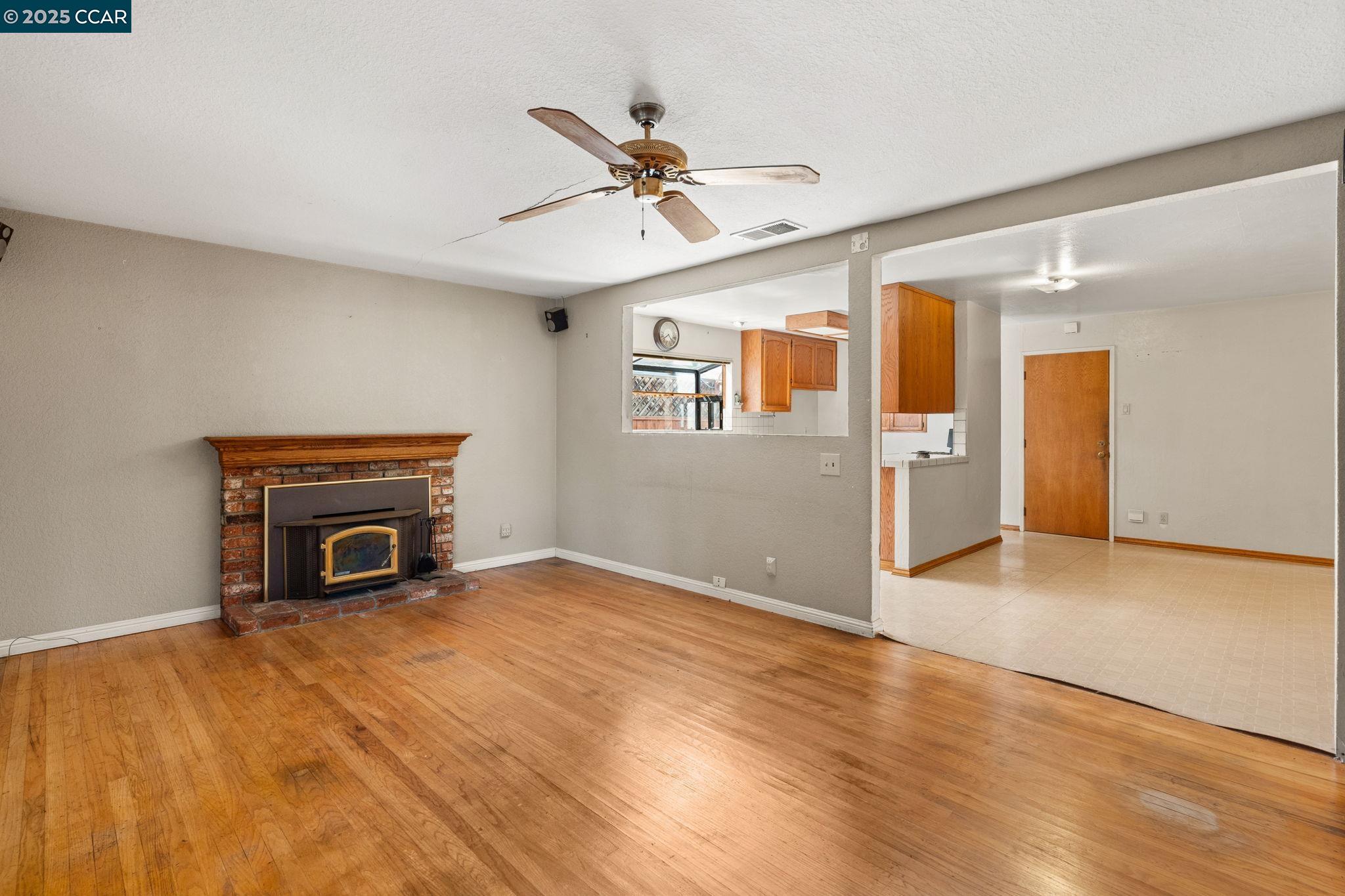 Detail Gallery Image 10 of 35 For 3478 Esperanza Drive, Concord,  CA 94519 - 4 Beds | 3 Baths