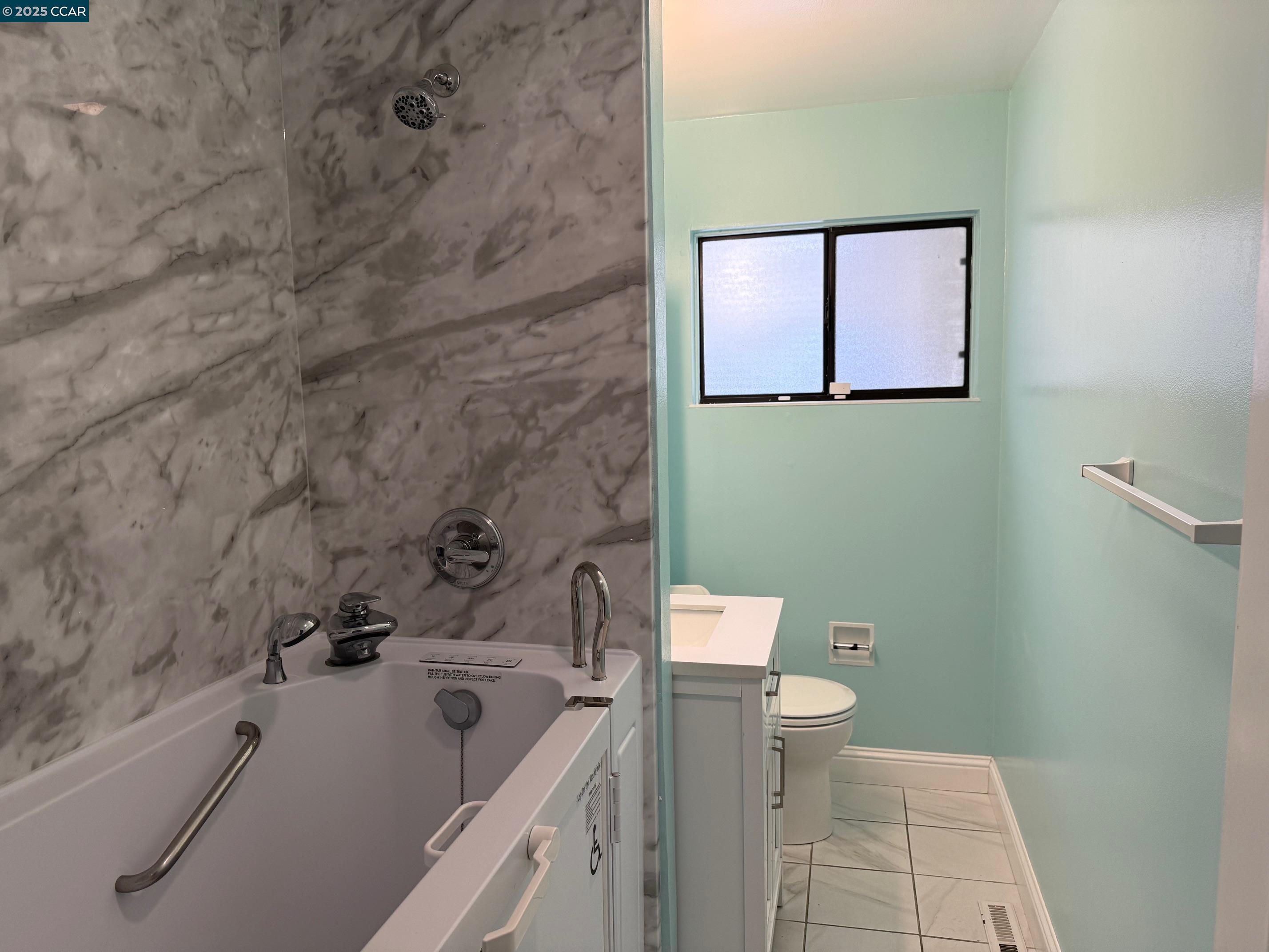 Detail Gallery Image 10 of 25 For 2722 Moyers Rd, Richmond,  CA 94806 - 3 Beds | 2 Baths