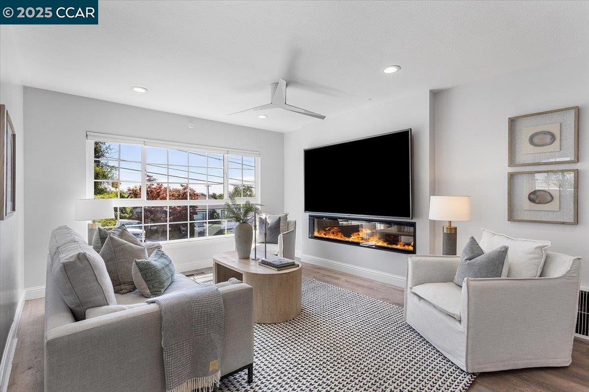 Front Image Thumbnail for CC41110538