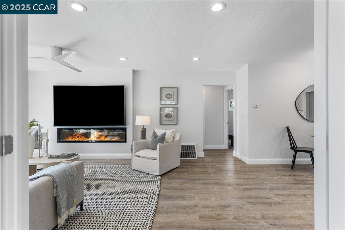 Detail Gallery Image 12 of 50 For 5030 Ray Ave, Castro Valley,  CA 94546 - 4 Beds | 2 Baths