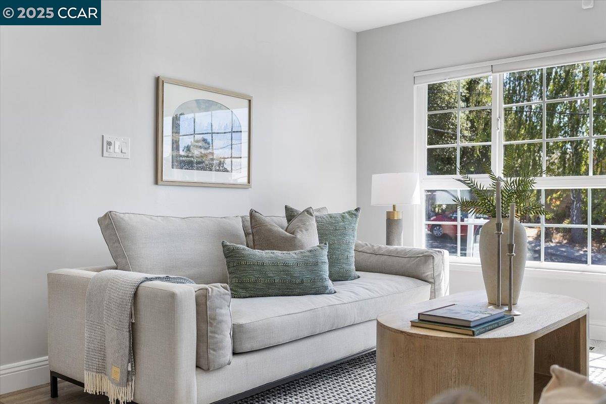 Detail Gallery Image 17 of 50 For 5030 Ray Ave, Castro Valley,  CA 94546 - 4 Beds | 2 Baths