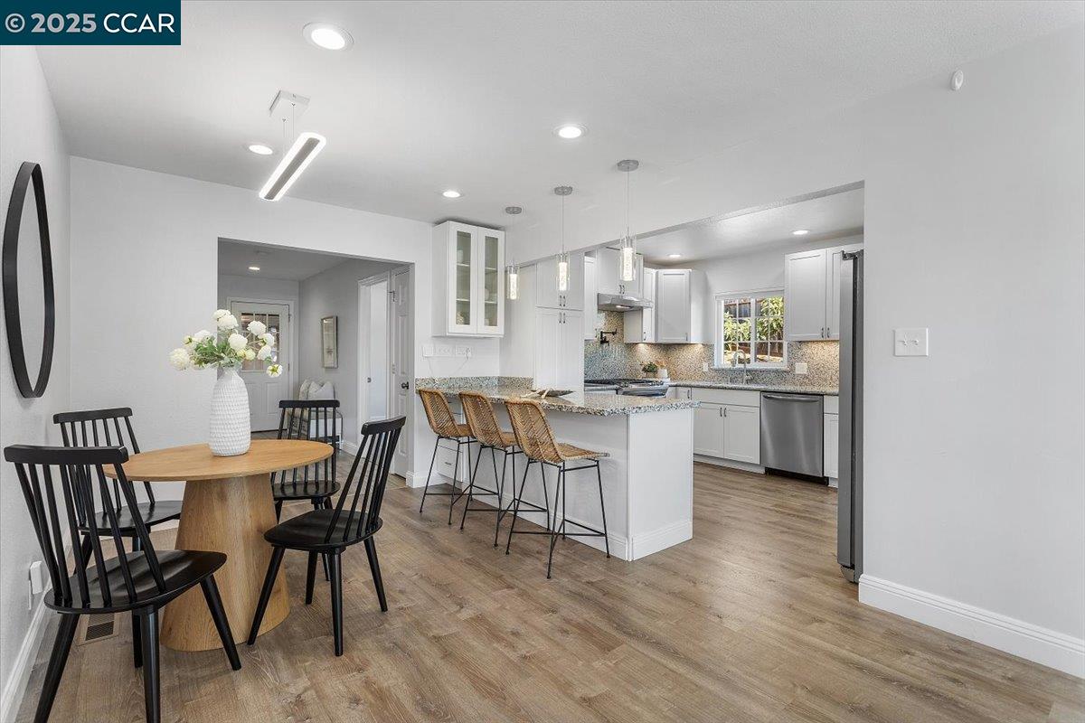 Detail Gallery Image 18 of 50 For 5030 Ray Ave, Castro Valley,  CA 94546 - 4 Beds | 2 Baths