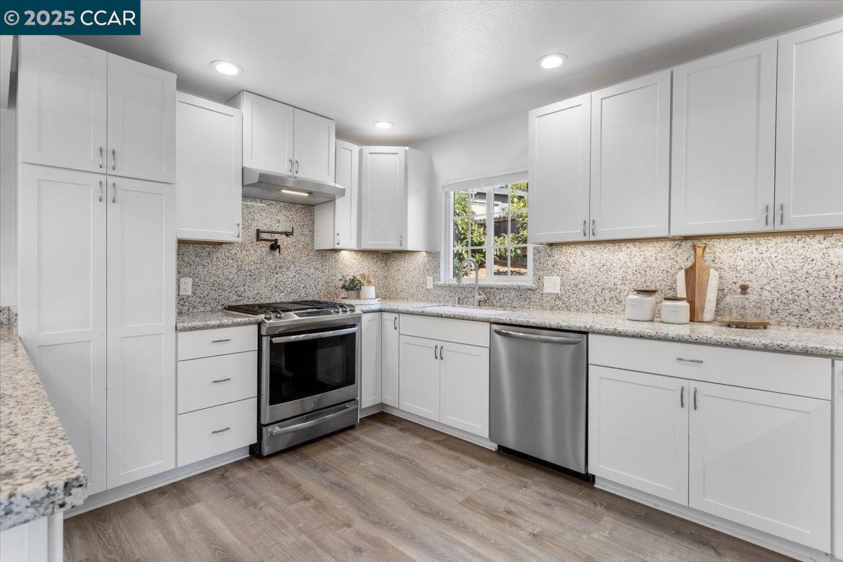 Detail Gallery Image 20 of 50 For 5030 Ray Ave, Castro Valley,  CA 94546 - 4 Beds | 2 Baths