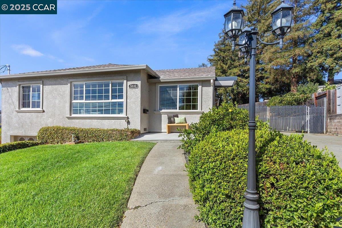 Detail Gallery Image 6 of 50 For 5030 Ray Ave, Castro Valley,  CA 94546 - 4 Beds | 2 Baths
