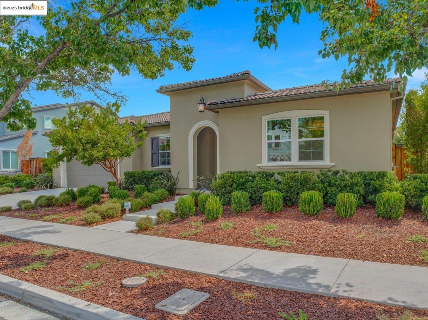 Front Image Thumbnail for EB41110541