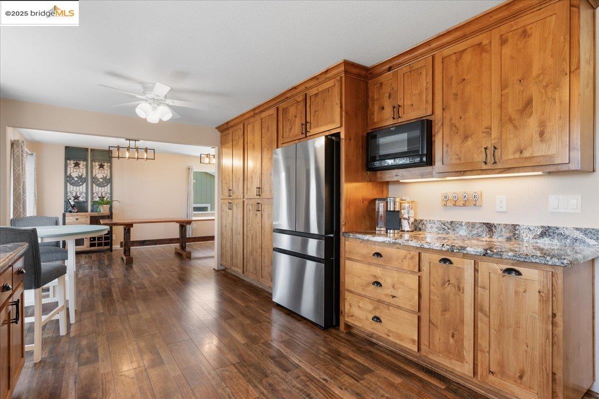 Detail Gallery Image 13 of 60 For 11020 Homestead Ln, Penn Valley,  CA 95946 - 3 Beds | 2 Baths