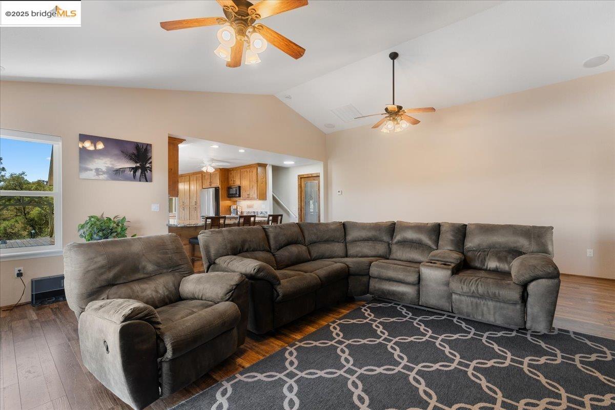 Detail Gallery Image 17 of 60 For 11020 Homestead Ln, Penn Valley,  CA 95946 - 3 Beds | 2 Baths