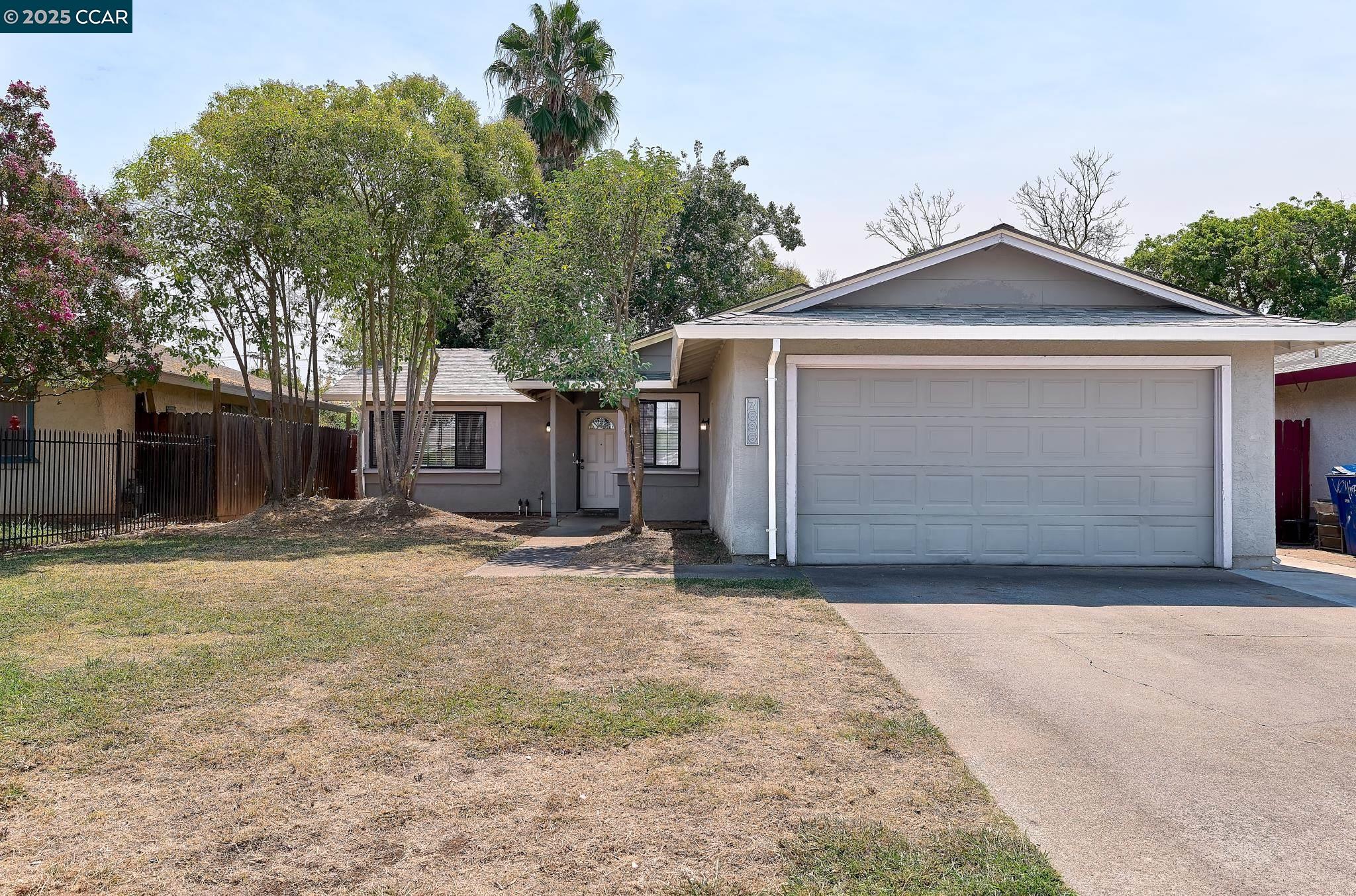 Detail Gallery Image 1 of 22 For 7696 20th Ave, Sacramento,  CA 95820 - 4 Beds | 2 Baths