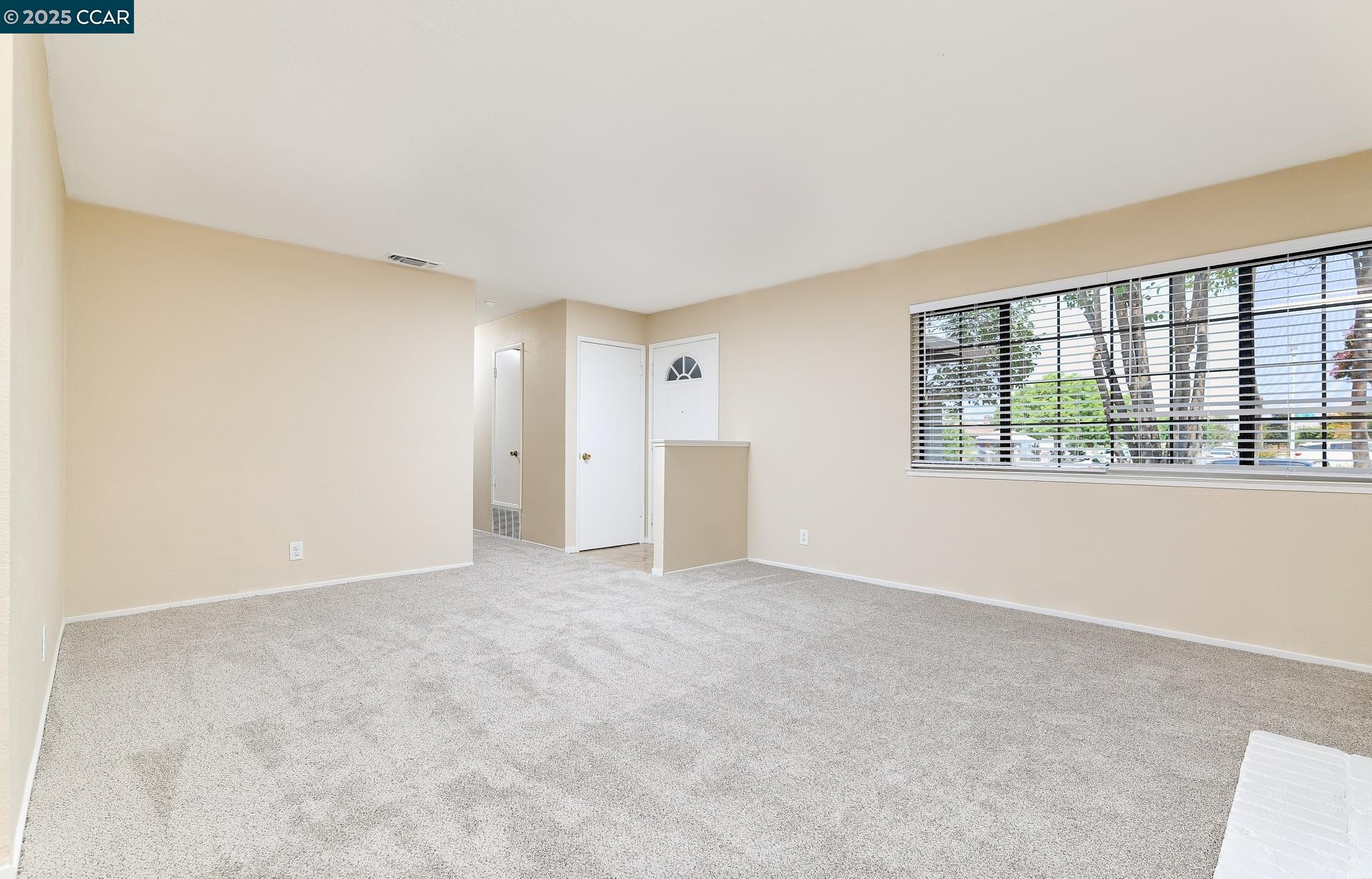 Detail Gallery Image 11 of 22 For 7696 20th Ave, Sacramento,  CA 95820 - 4 Beds | 2 Baths