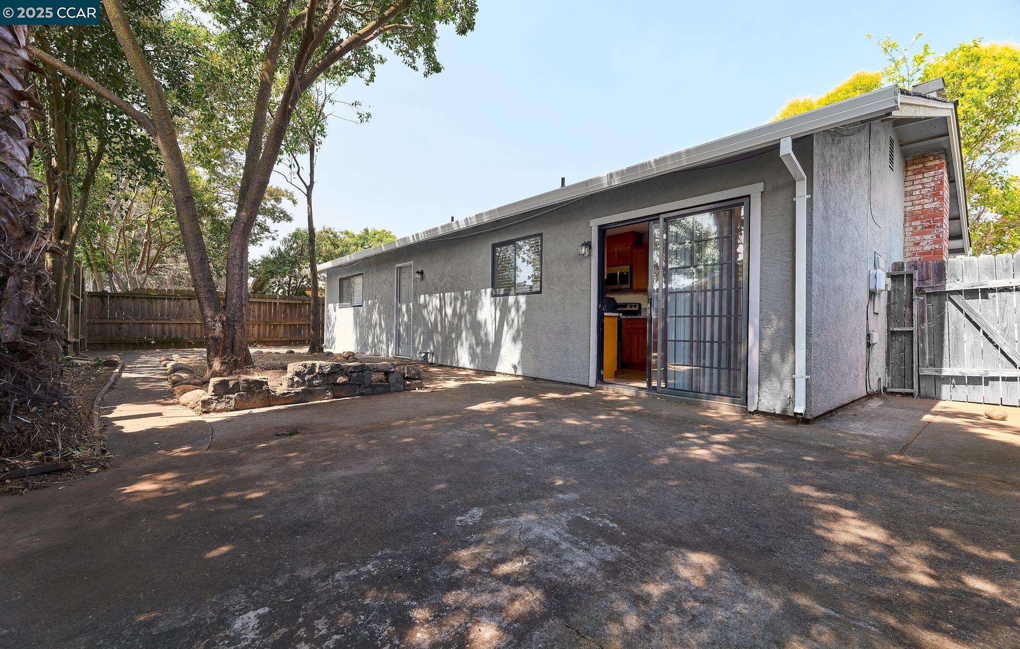 Detail Gallery Image 20 of 22 For 7696 20th Ave, Sacramento,  CA 95820 - 4 Beds | 2 Baths
