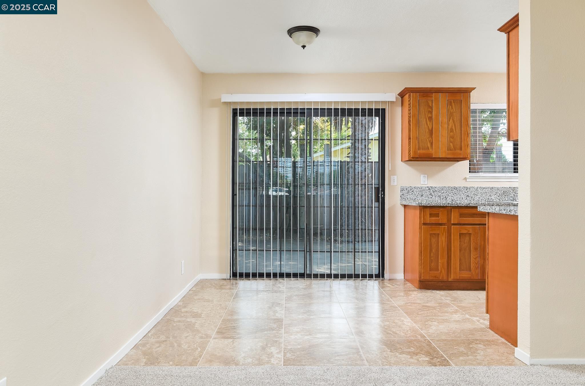 Detail Gallery Image 7 of 22 For 7696 20th Ave, Sacramento,  CA 95820 - 4 Beds | 2 Baths