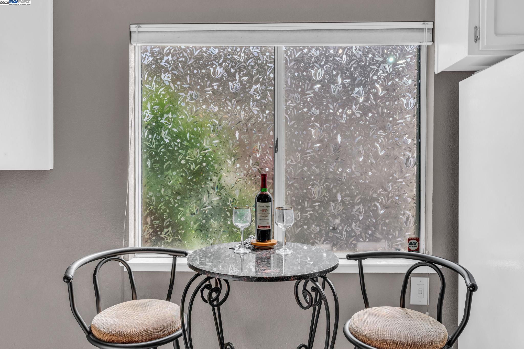 Detail Gallery Image 11 of 43 For 5473 Rainflower Dr, Livermore,  CA 94551 - 3 Beds | 2/1 Baths