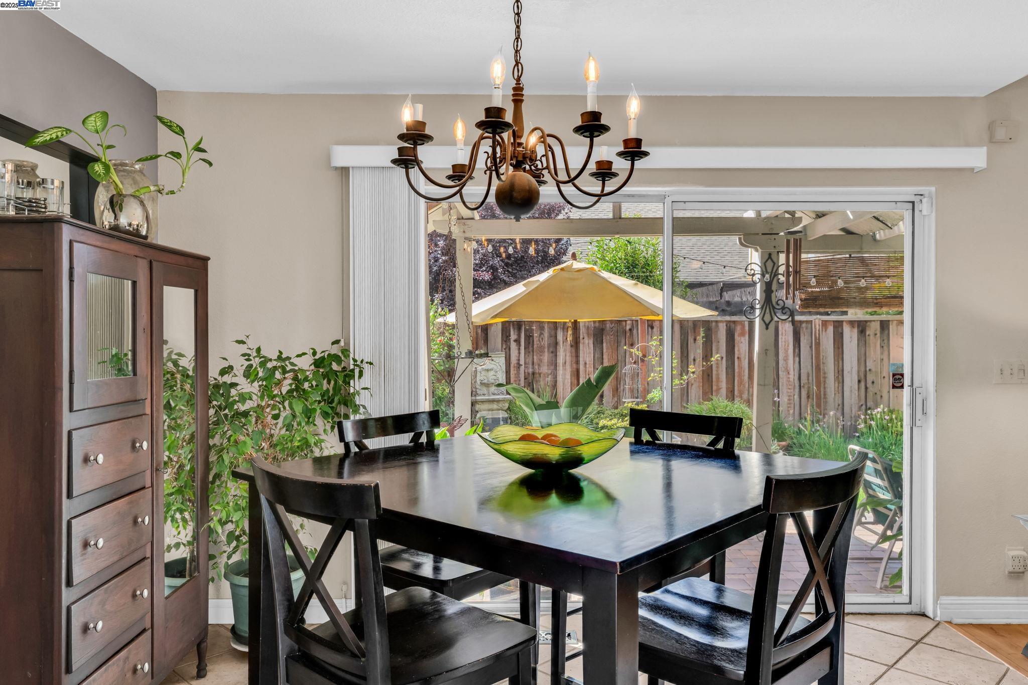 Detail Gallery Image 13 of 43 For 5473 Rainflower Dr, Livermore,  CA 94551 - 3 Beds | 2/1 Baths