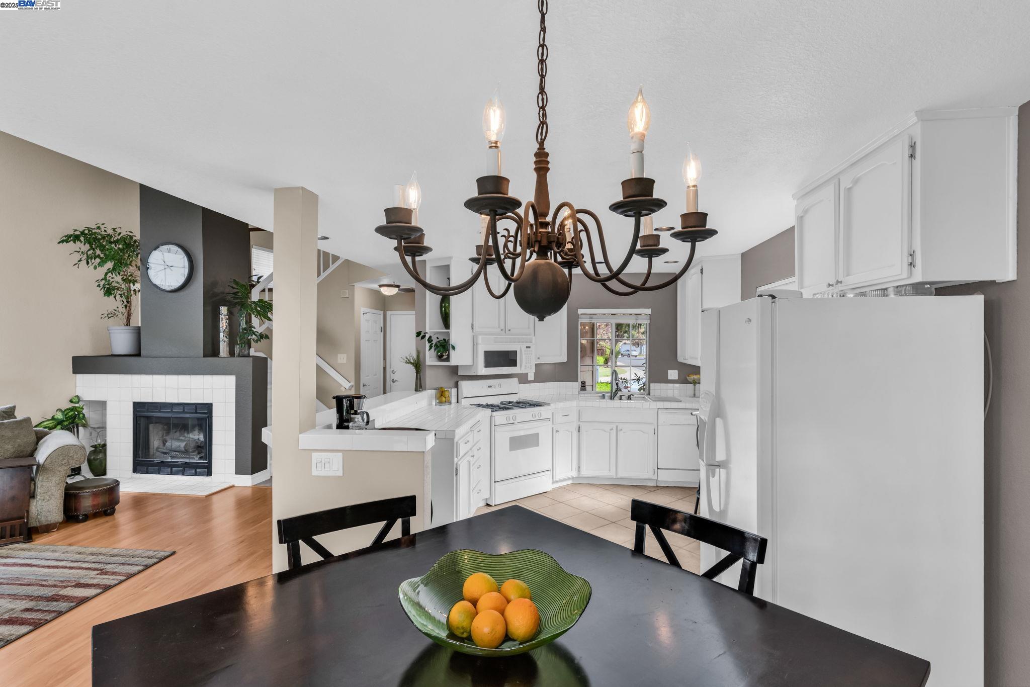 Detail Gallery Image 14 of 43 For 5473 Rainflower Dr, Livermore,  CA 94551 - 3 Beds | 2/1 Baths