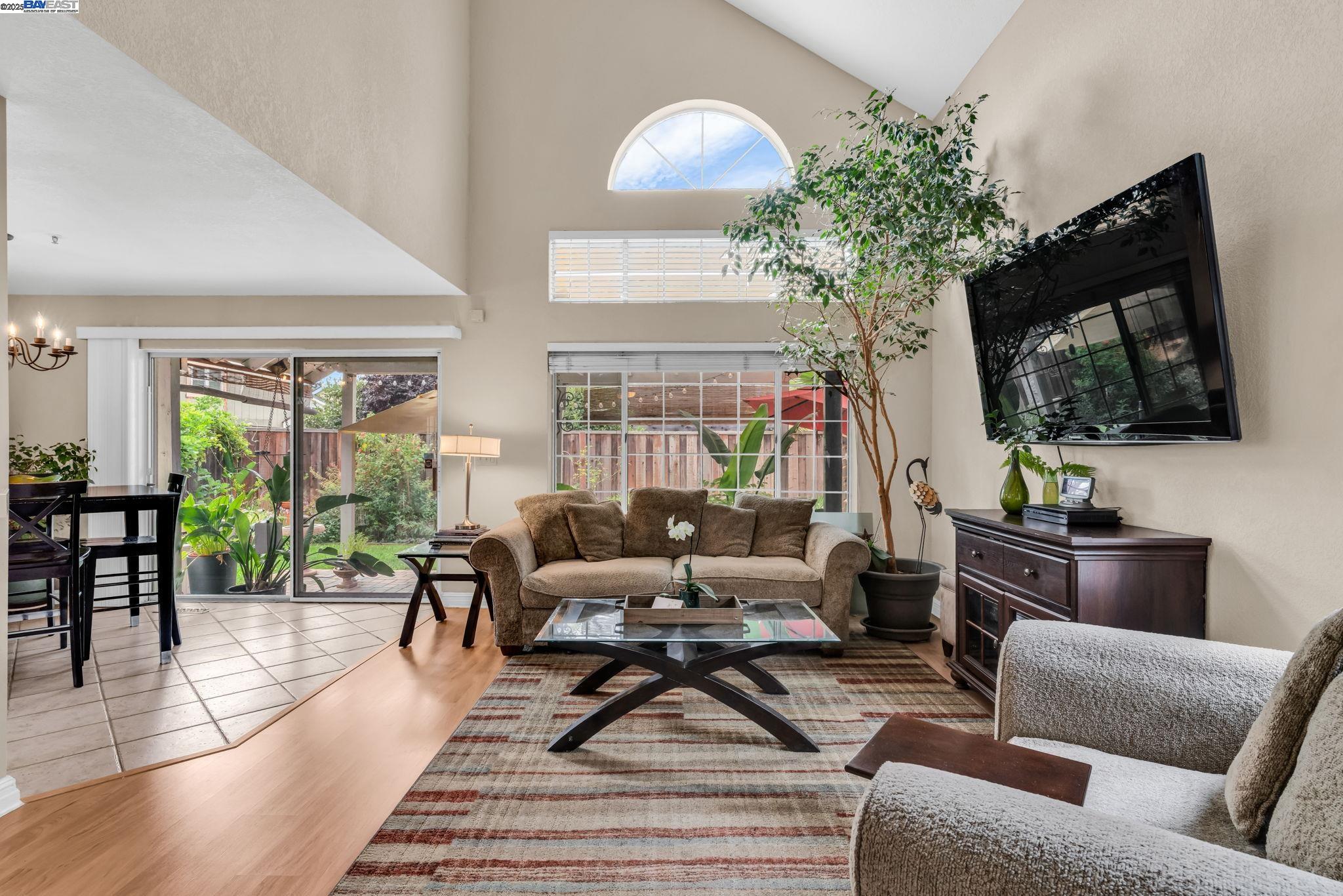 Detail Gallery Image 3 of 43 For 5473 Rainflower Dr, Livermore,  CA 94551 - 3 Beds | 2/1 Baths