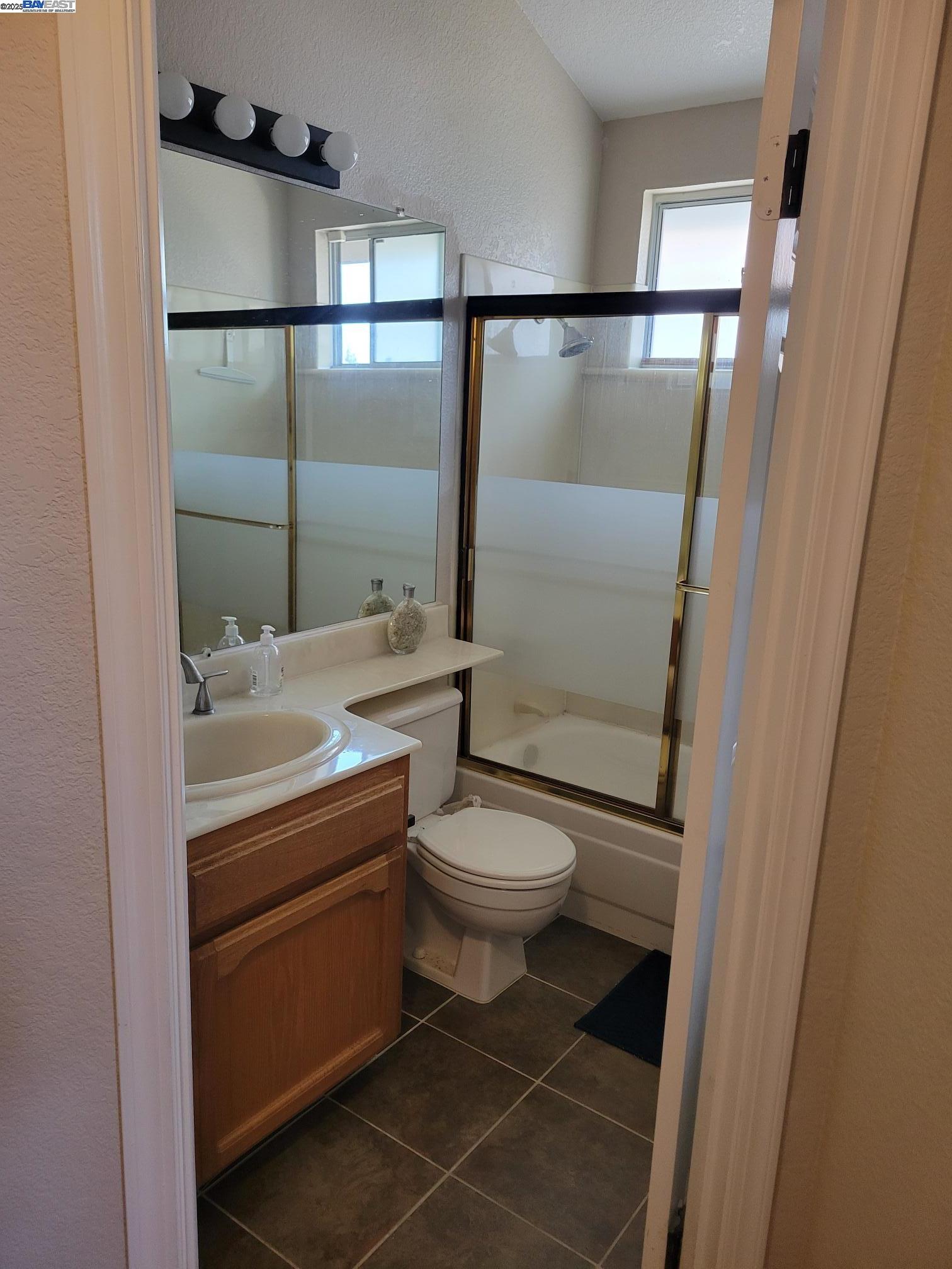 Detail Gallery Image 31 of 43 For 5473 Rainflower Dr, Livermore,  CA 94551 - 3 Beds | 2/1 Baths