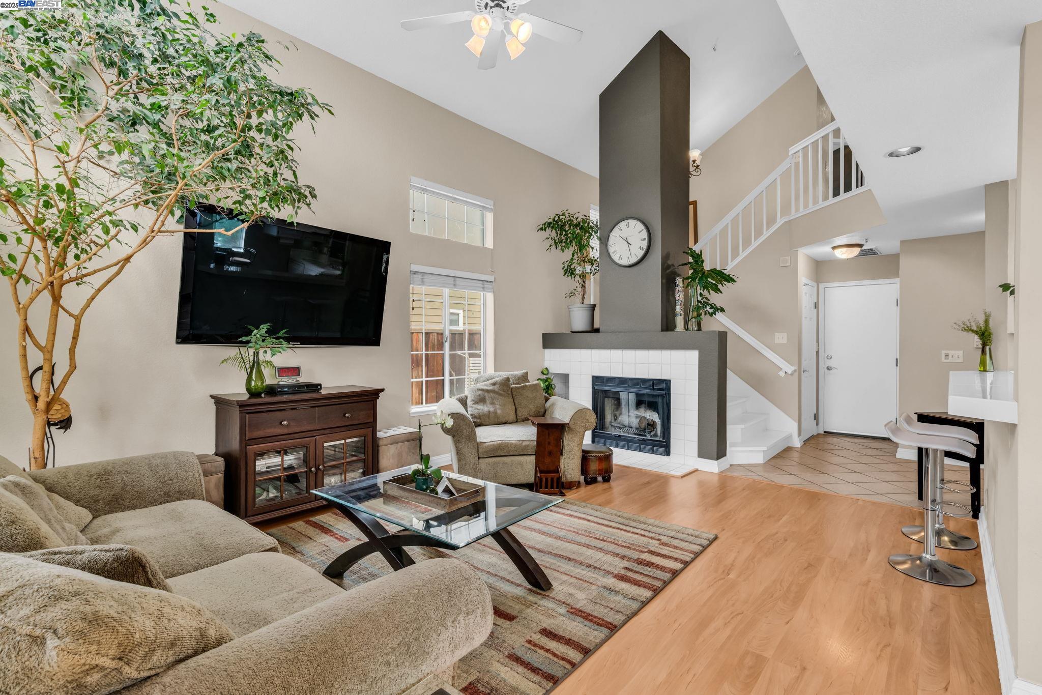Detail Gallery Image 5 of 43 For 5473 Rainflower Dr, Livermore,  CA 94551 - 3 Beds | 2/1 Baths