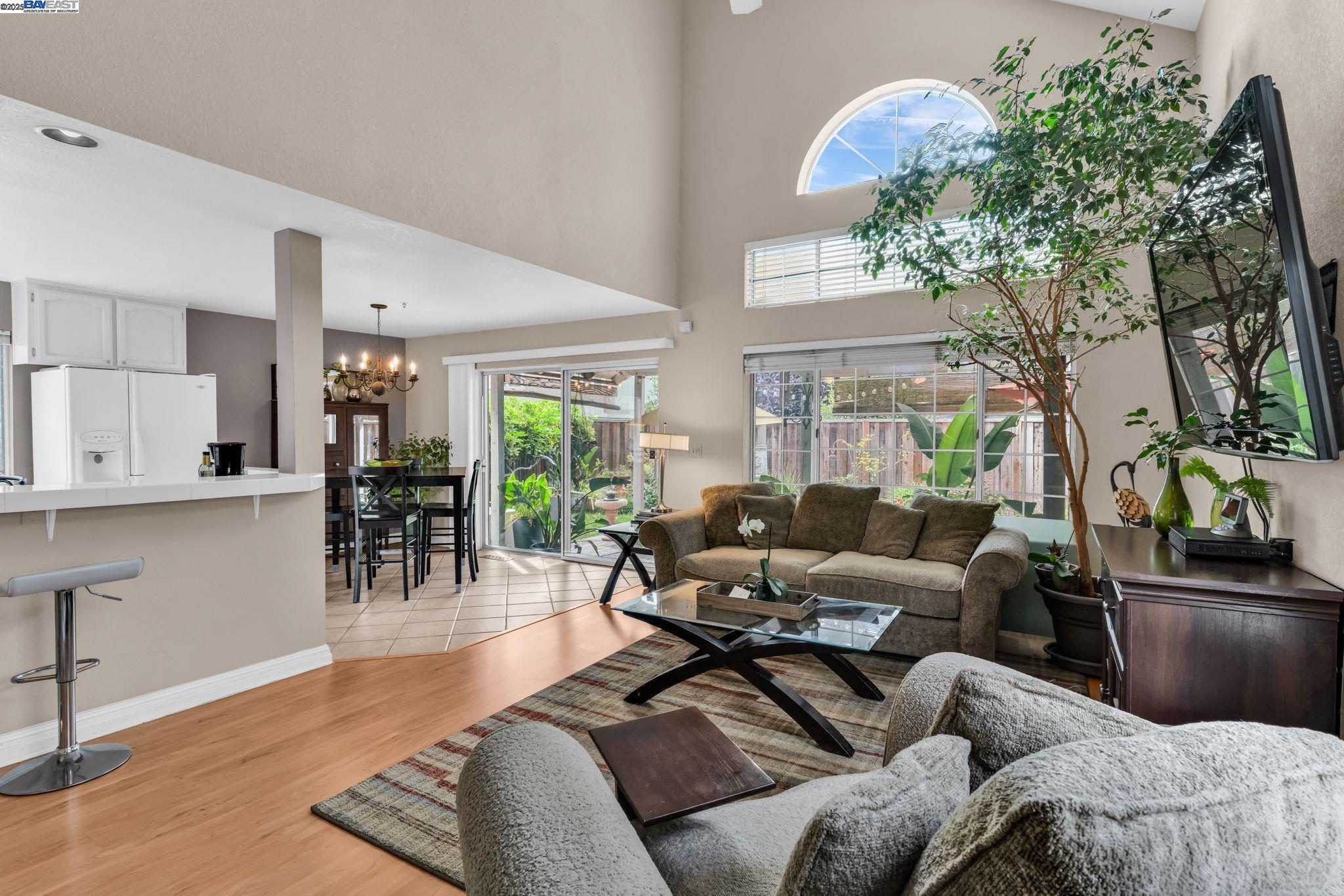Detail Gallery Image 6 of 43 For 5473 Rainflower Dr, Livermore,  CA 94551 - 3 Beds | 2/1 Baths