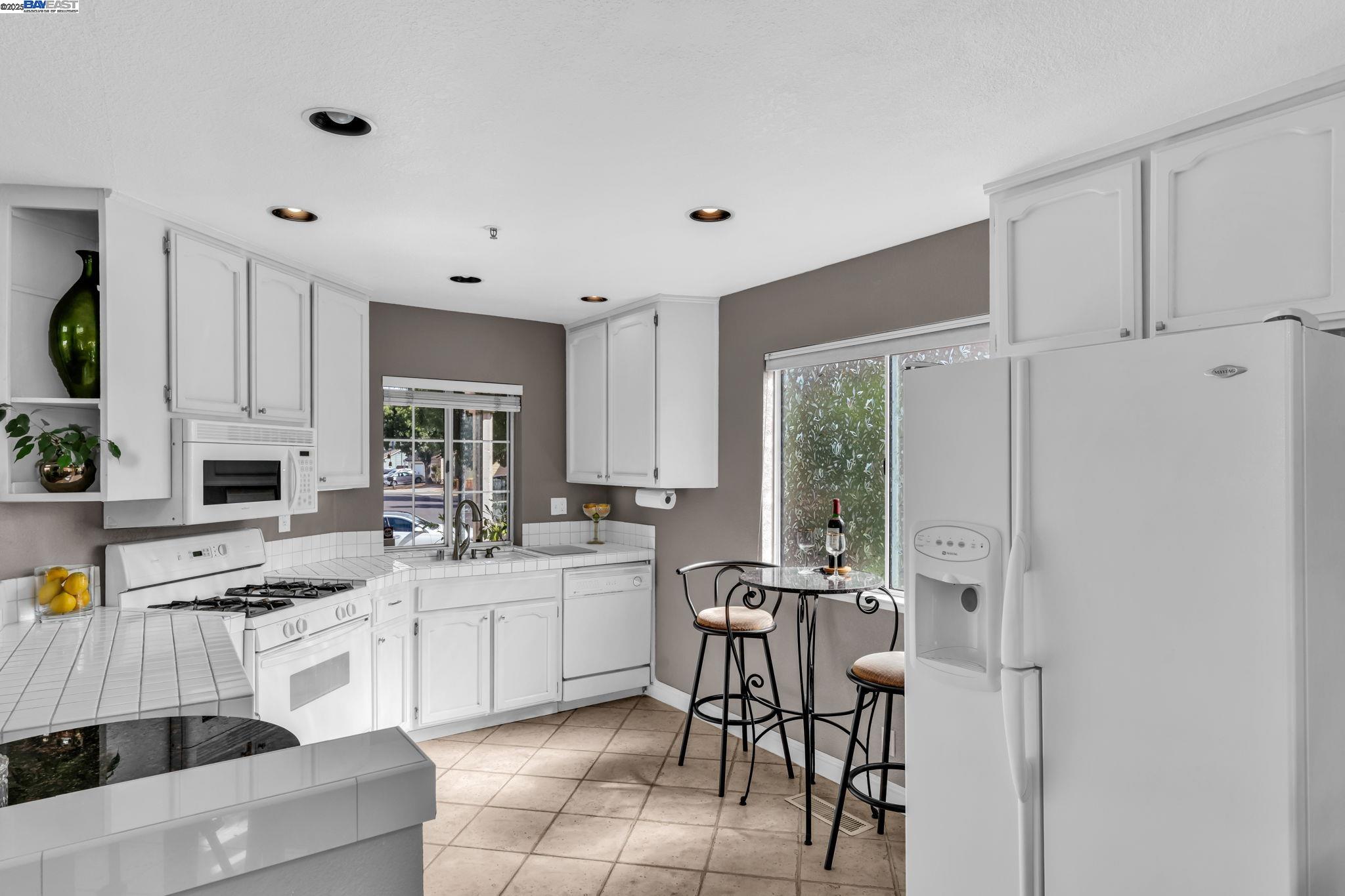 Detail Gallery Image 8 of 43 For 5473 Rainflower Dr, Livermore,  CA 94551 - 3 Beds | 2/1 Baths