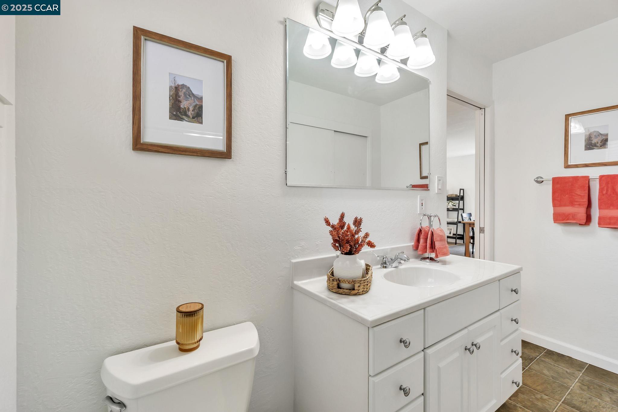 Detail Gallery Image 27 of 42 For 2490 Birch St, Martinez,  CA 94553 - 2 Beds | 2 Baths