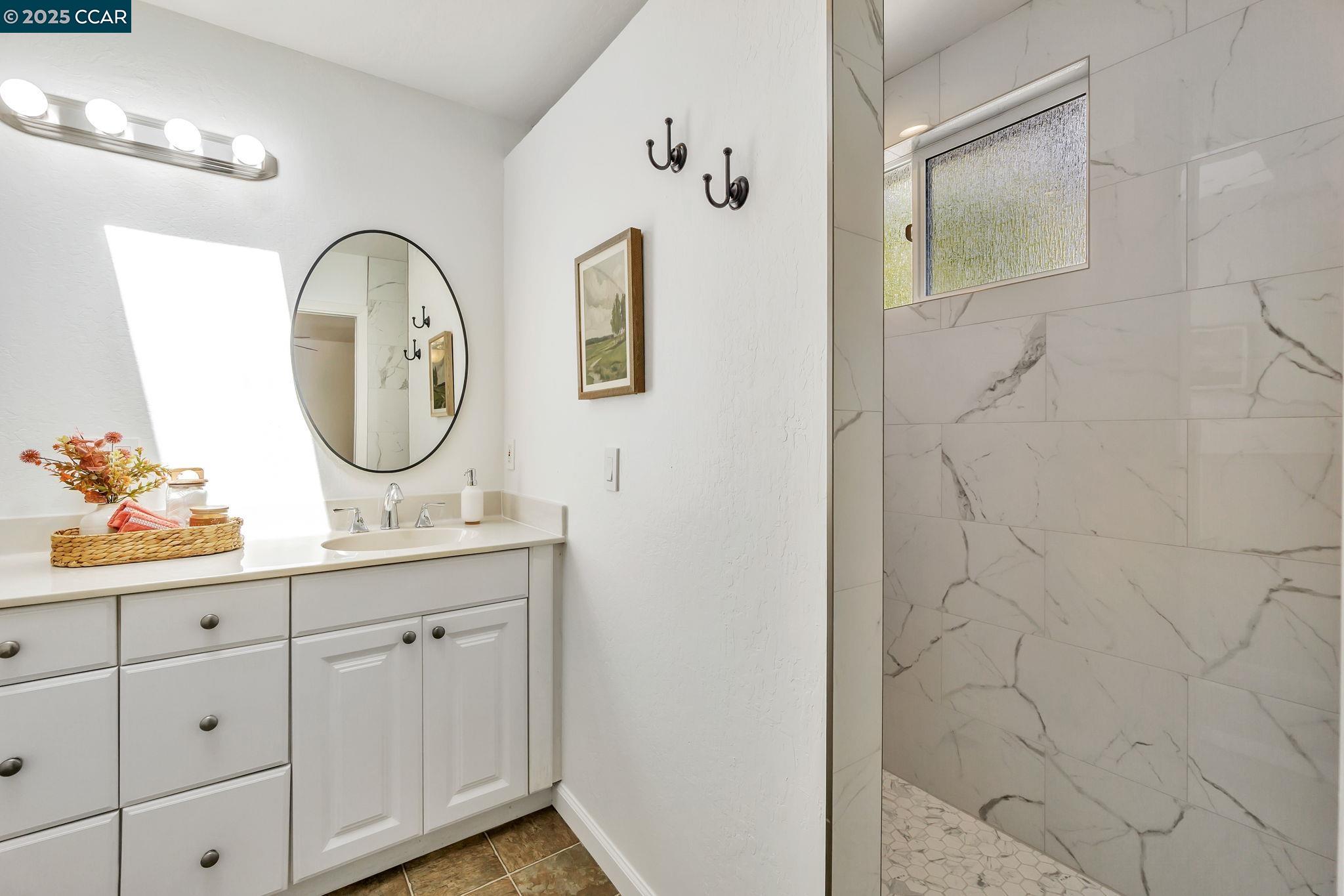 Detail Gallery Image 29 of 42 For 2490 Birch St, Martinez,  CA 94553 - 2 Beds | 2 Baths