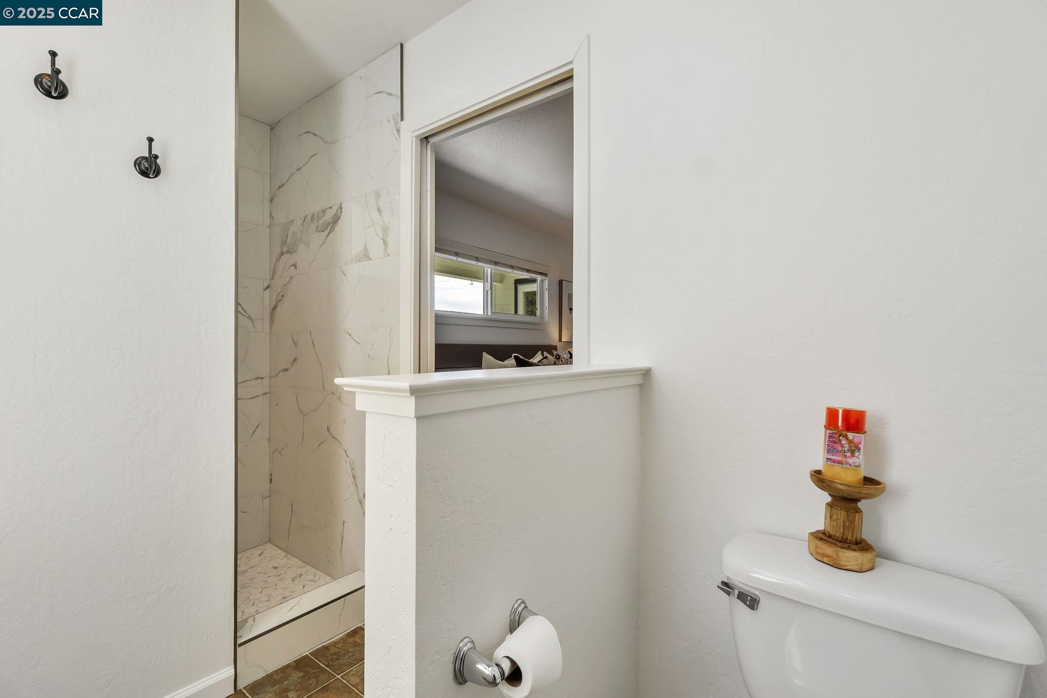 Detail Gallery Image 32 of 42 For 2490 Birch St, Martinez,  CA 94553 - 2 Beds | 2 Baths