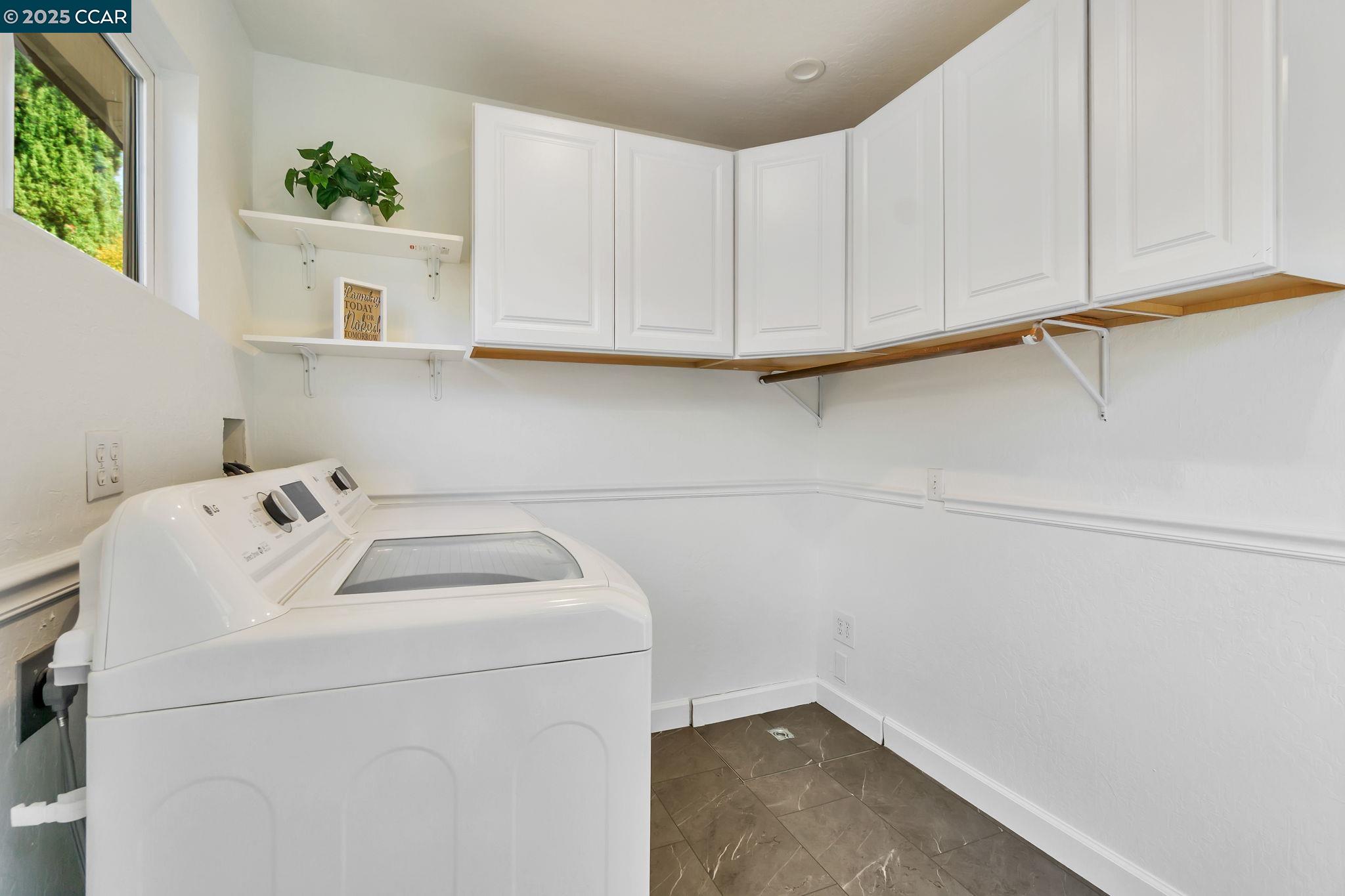 Detail Gallery Image 36 of 42 For 2490 Birch St, Martinez,  CA 94553 - 2 Beds | 2 Baths