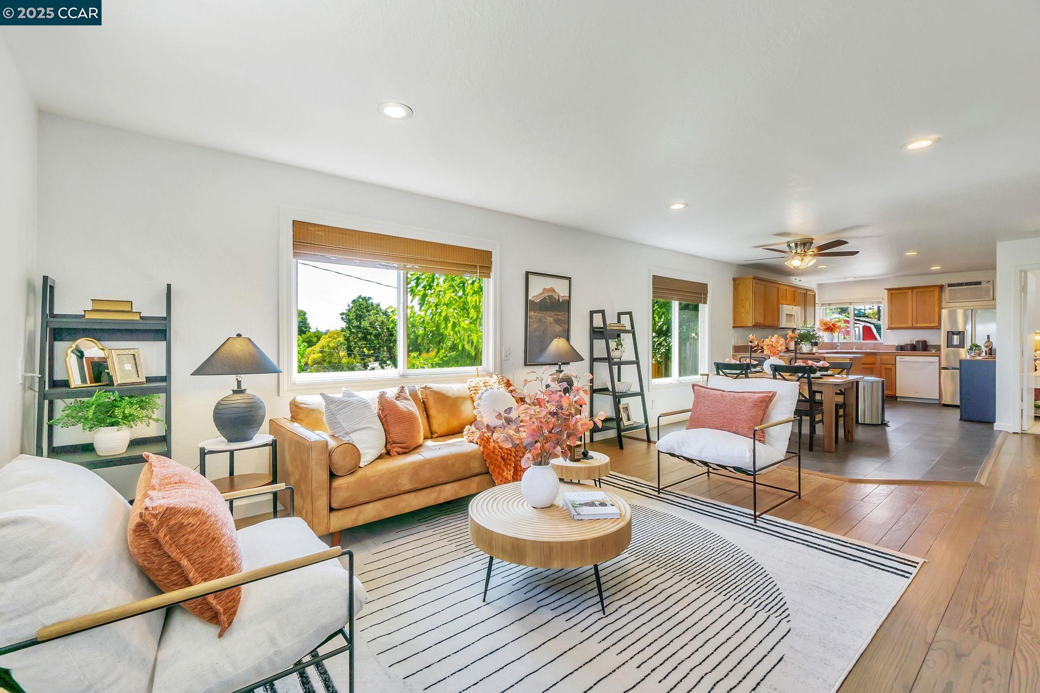 Detail Gallery Image 7 of 42 For 2490 Birch St, Martinez,  CA 94553 - 2 Beds | 2 Baths
