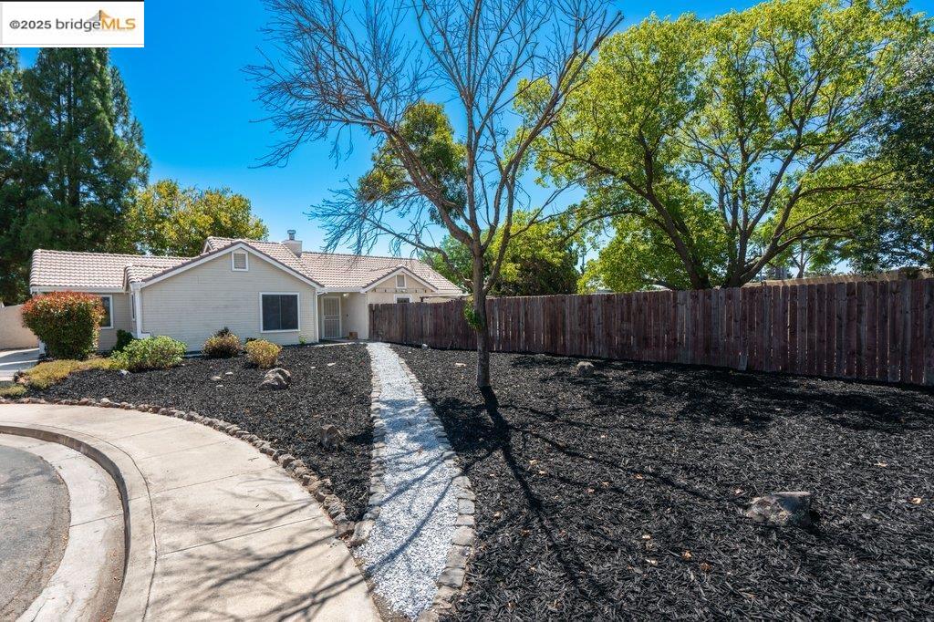 Detail Gallery Image 5 of 40 For 1927 Babbe St, Oakley,  CA 94561 - 3 Beds | 2 Baths
