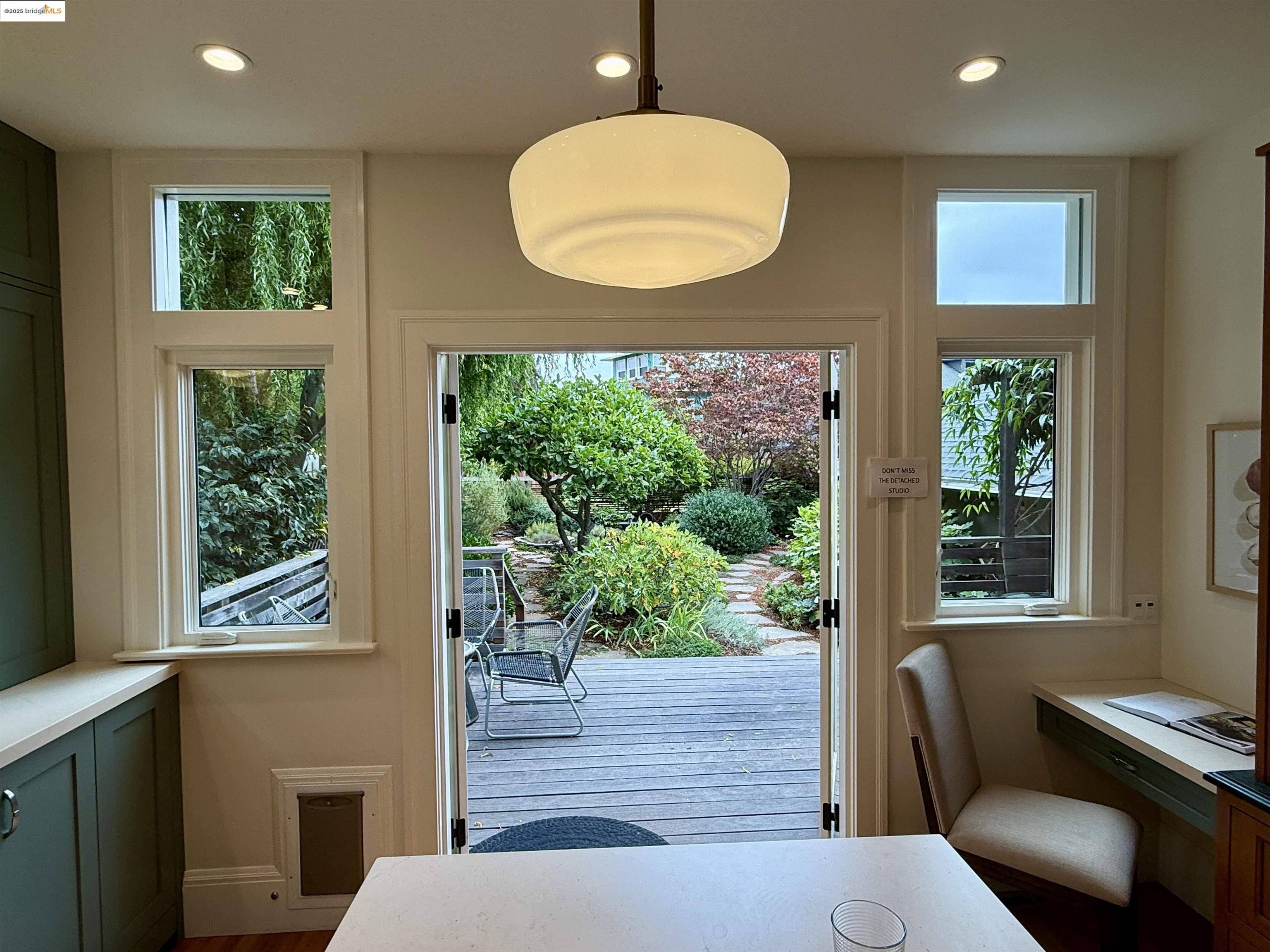 Detail Gallery Image 14 of 60 For 408 Euclid Ave, Oakland,  CA 94610 - 4 Beds | 3 Baths