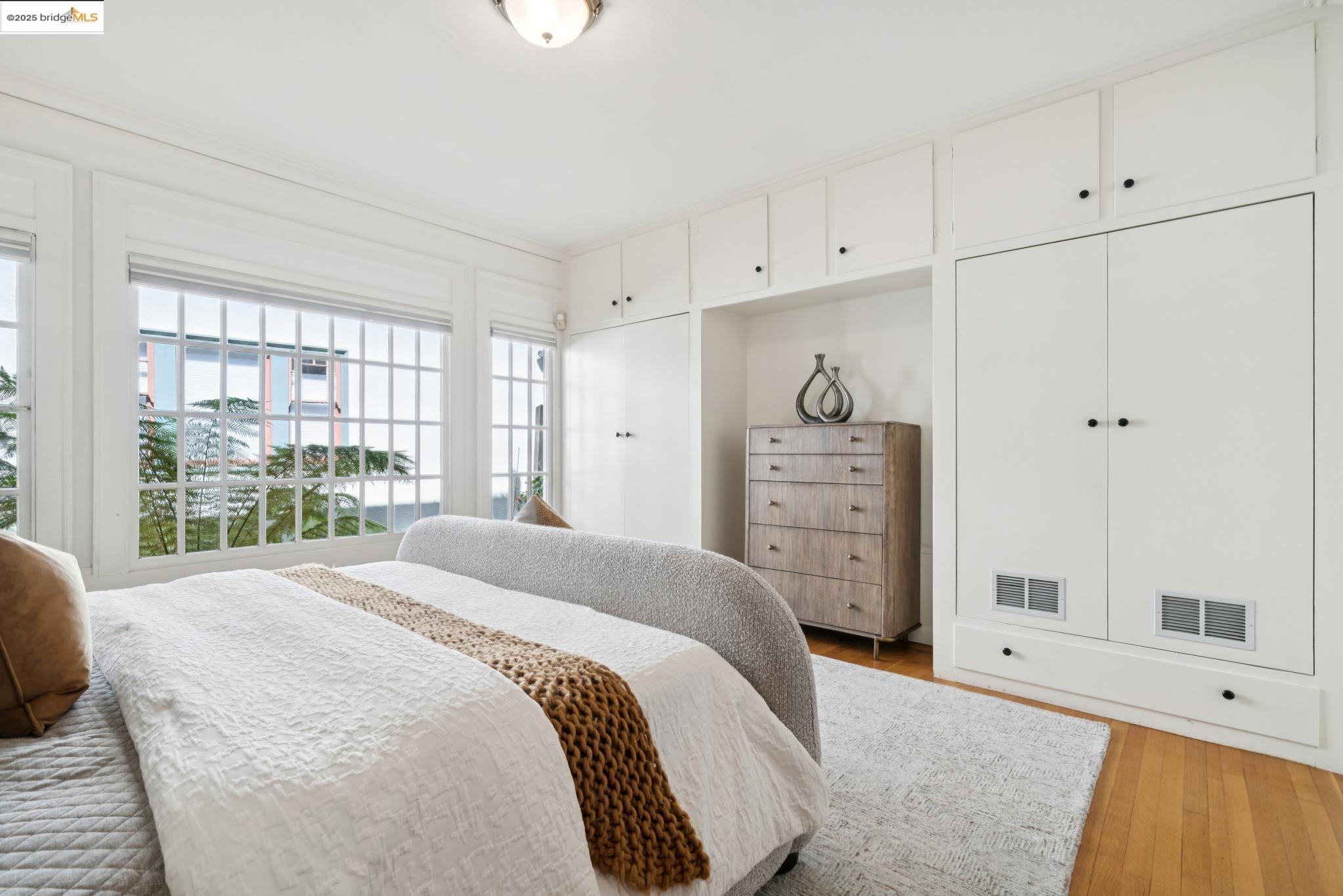 Detail Gallery Image 21 of 60 For 408 Euclid Ave, Oakland,  CA 94610 - 4 Beds | 3 Baths